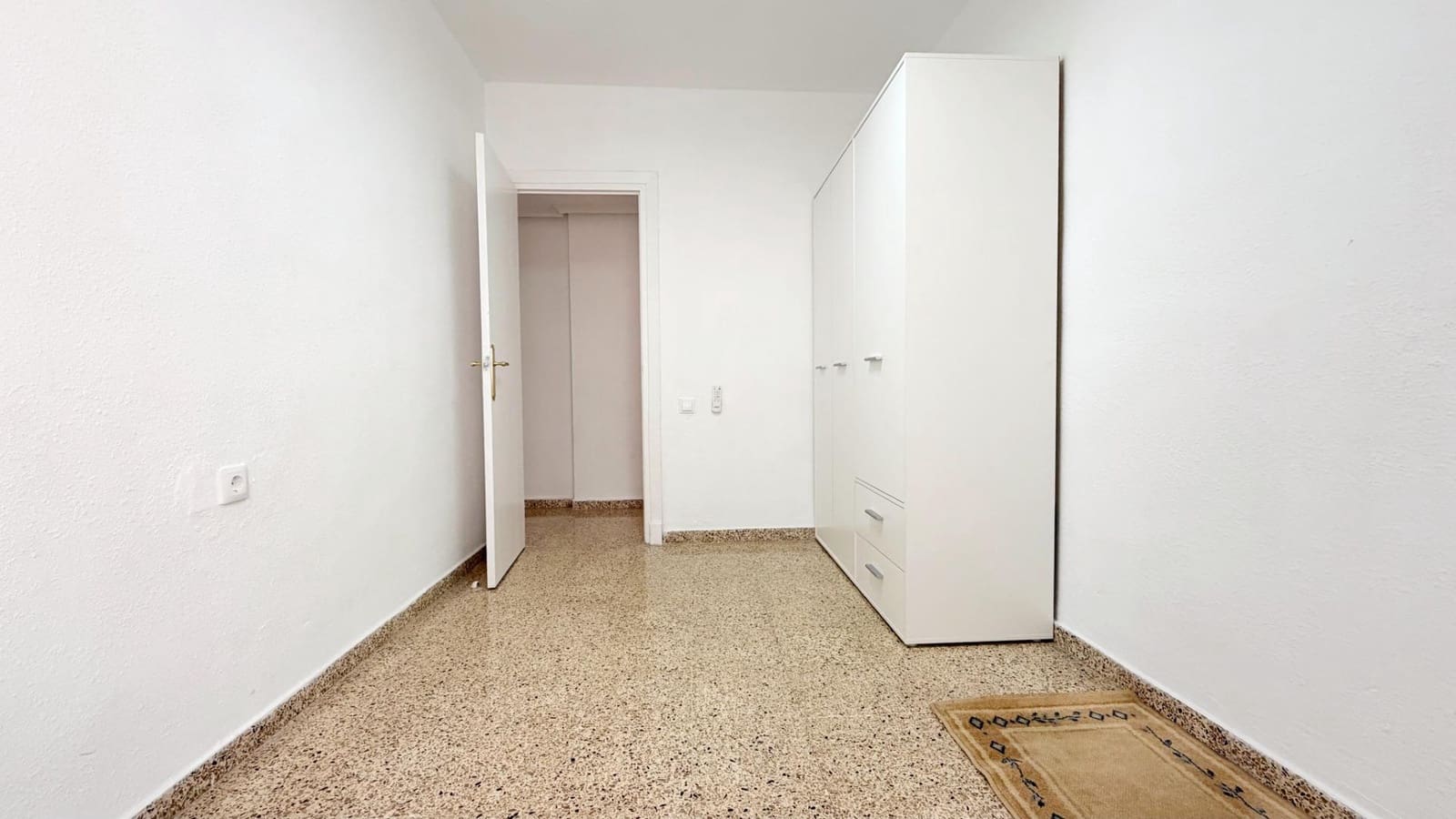 3 sovrum Lägenhet att hyra i Valencia stad - 1 400 € (Ref: 9543760)