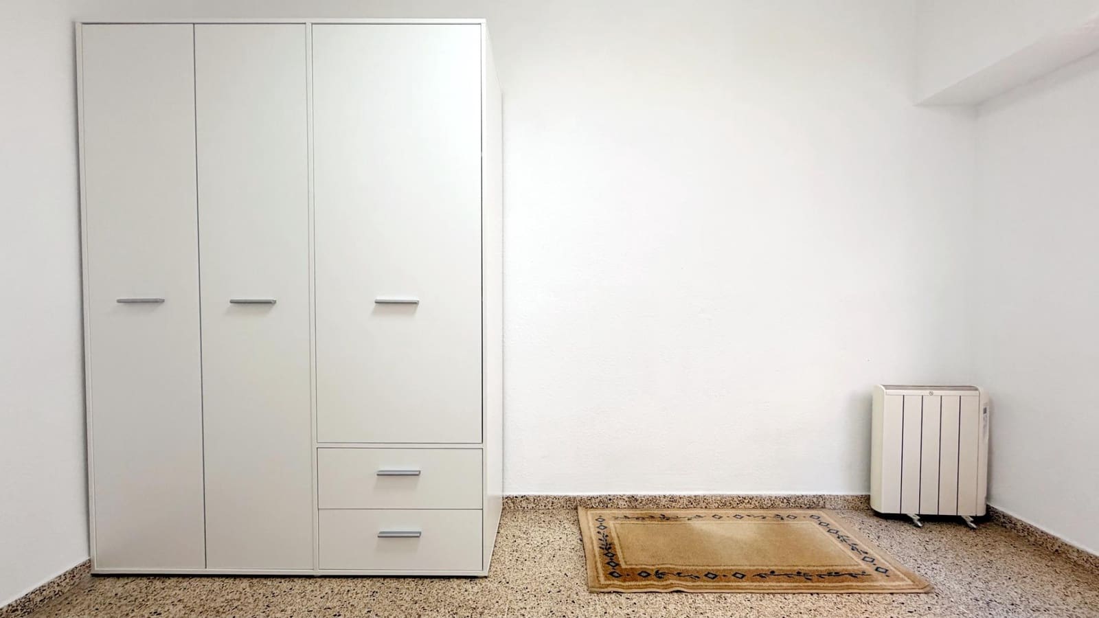 3 sovrum Lägenhet att hyra i Valencia stad - 1 400 € (Ref: 9543760)