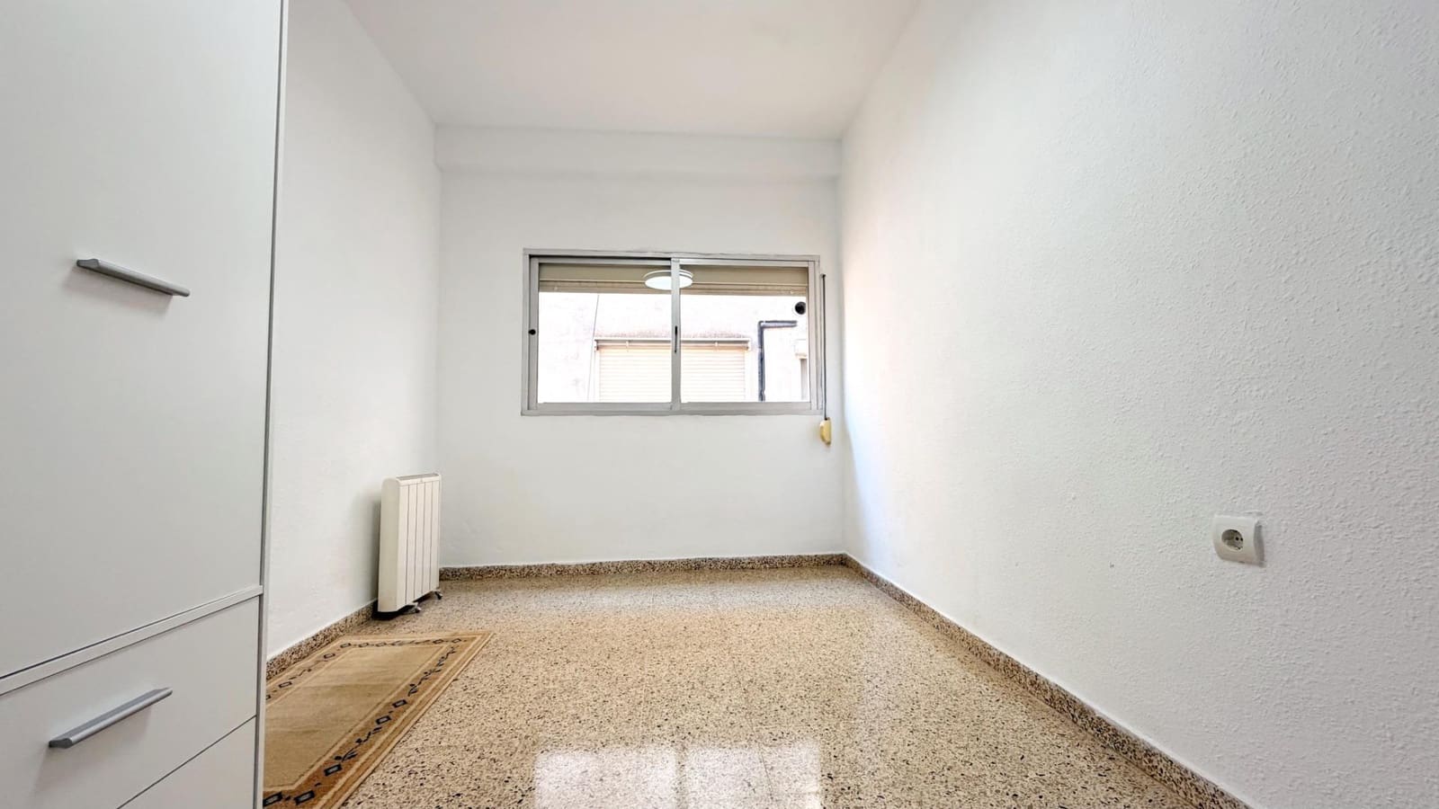 3 sovrum Lägenhet att hyra i Valencia stad - 1 400 € (Ref: 9543760)