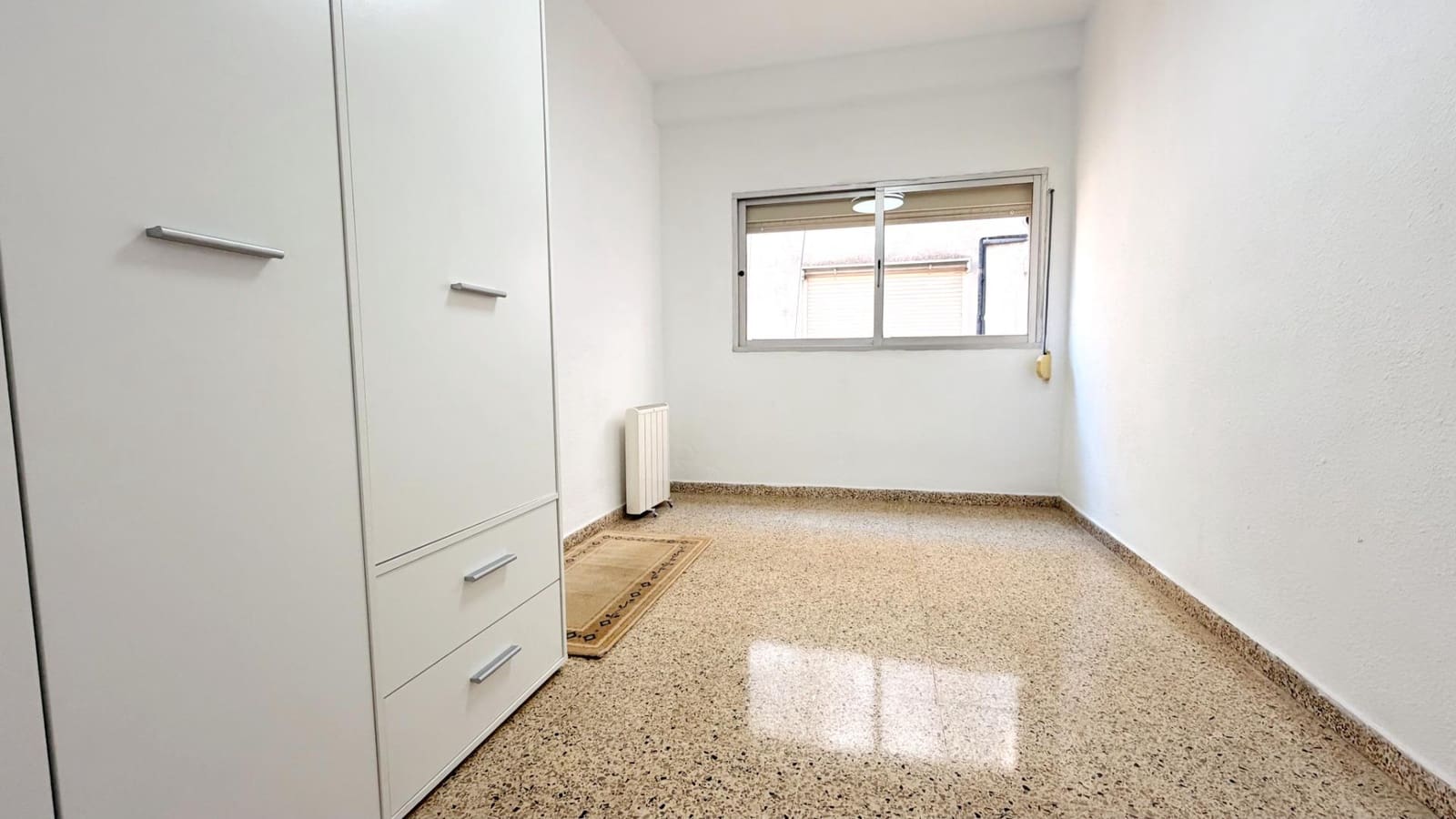 3 sovrum Lägenhet att hyra i Valencia stad - 1 400 € (Ref: 9543760)