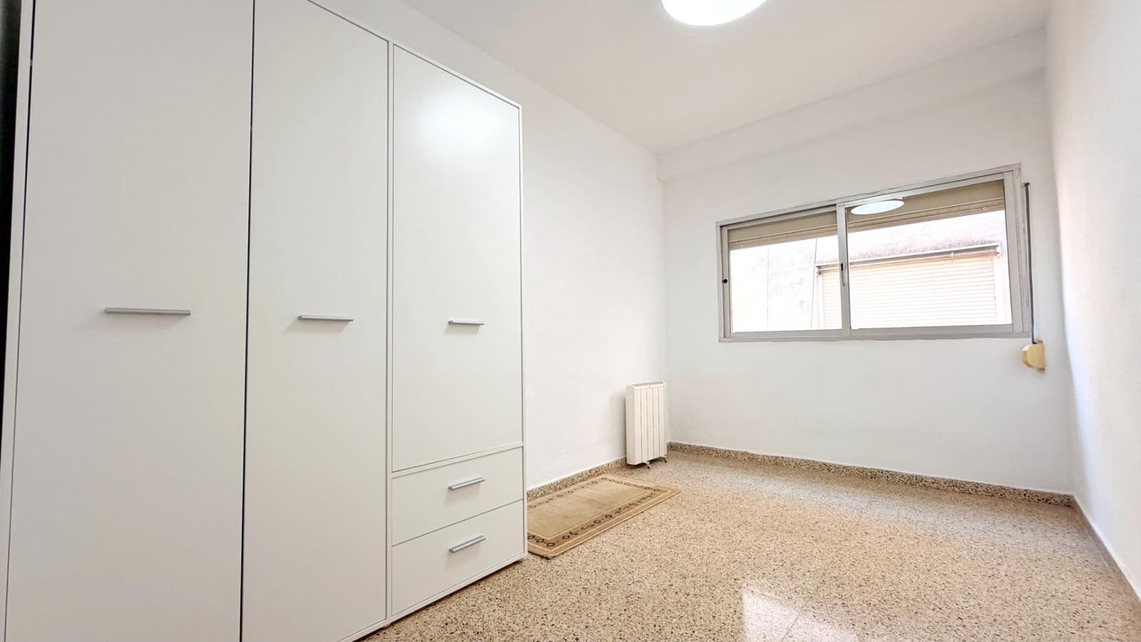 3 sovrum Lägenhet att hyra i Valencia stad - 1 400 € (Ref: 9543760)