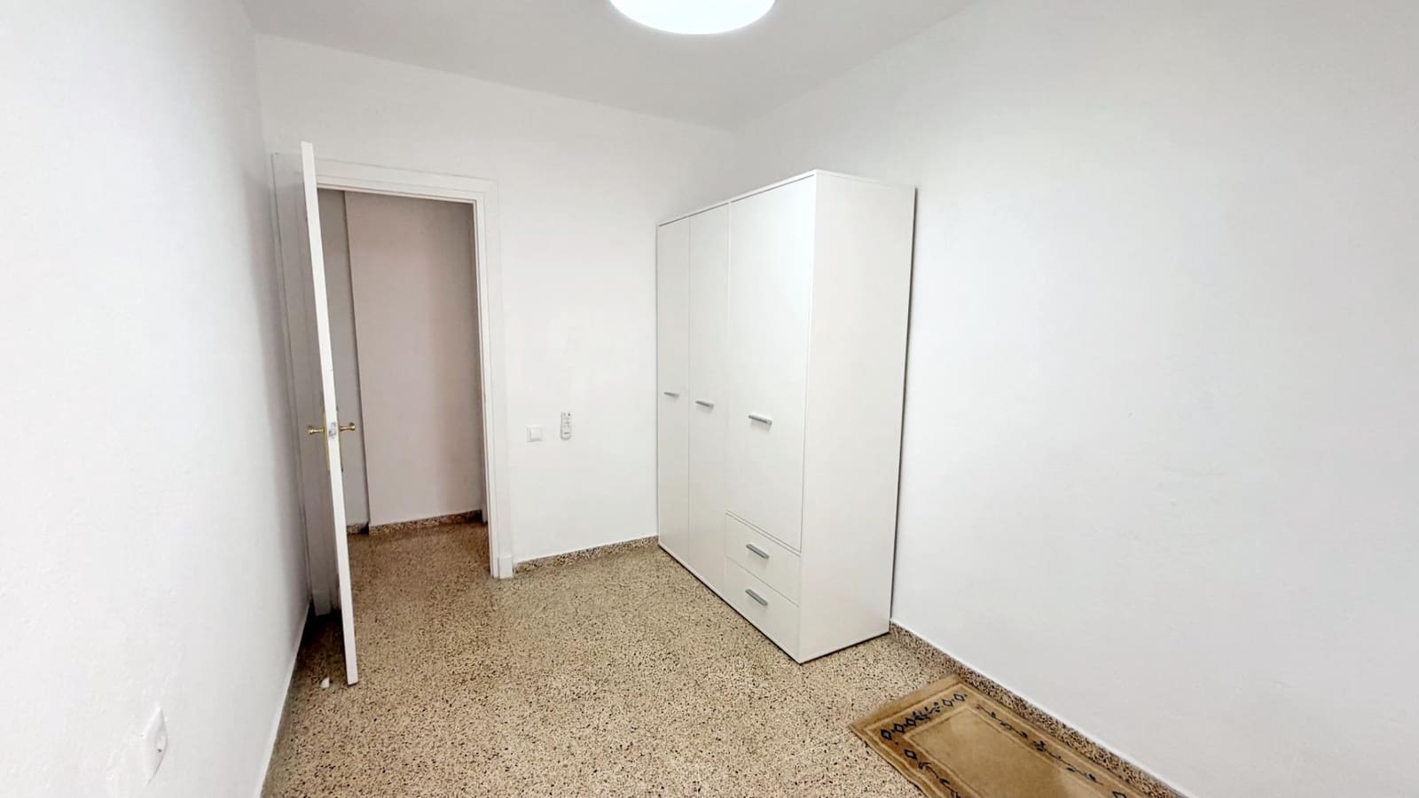 3 sovrum Lägenhet att hyra i Valencia stad - 1 400 € (Ref: 9543760)