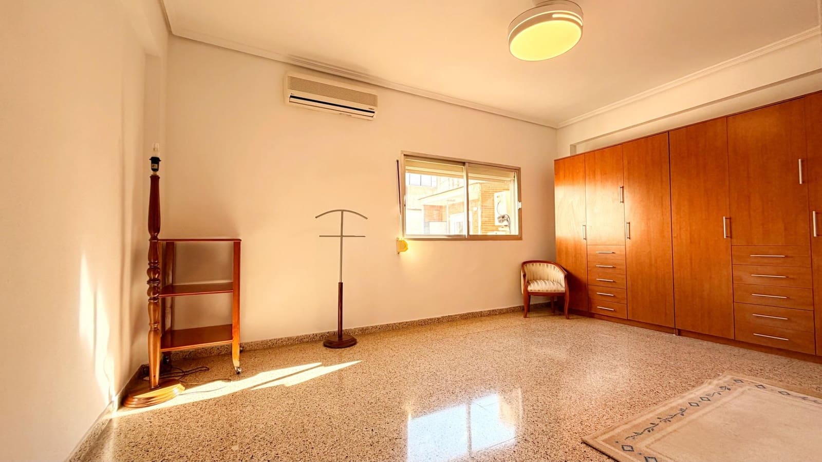 3 sovrum Lägenhet att hyra i Valencia stad - 1 400 € (Ref: 9543760)