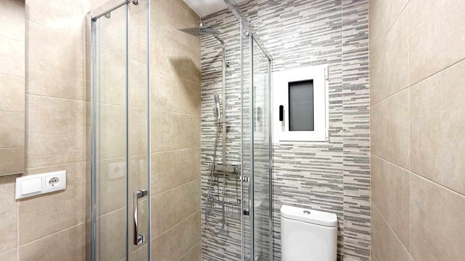 3 sovrum Lägenhet att hyra i Valencia stad - 1 400 € (Ref: 9543760)