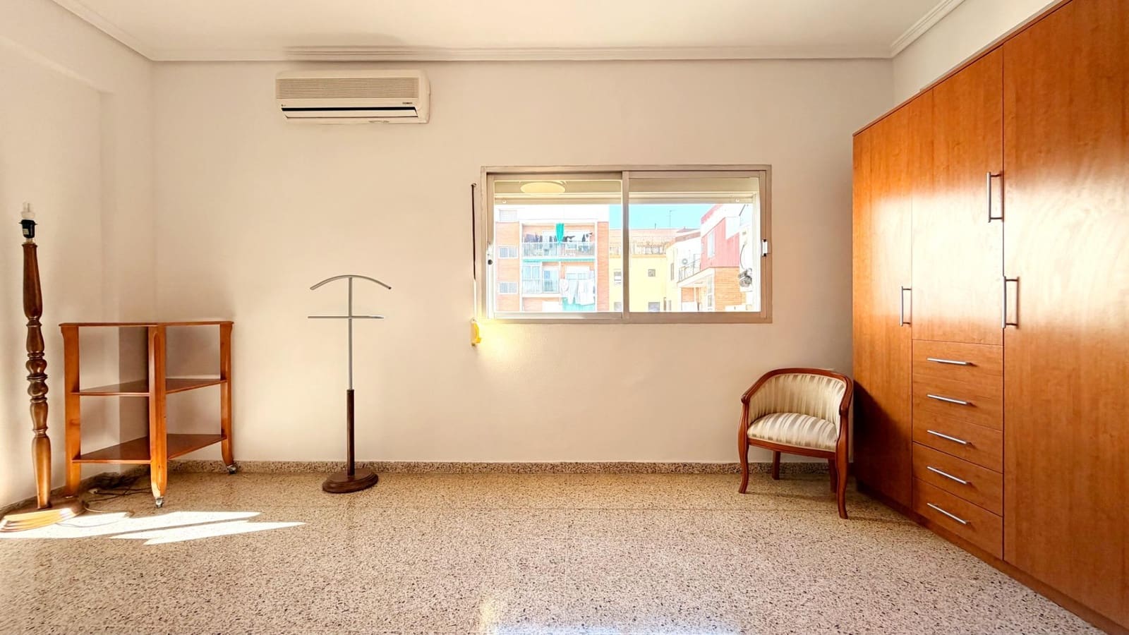 3 sovrum Lägenhet att hyra i Valencia stad - 1 400 € (Ref: 9543760)