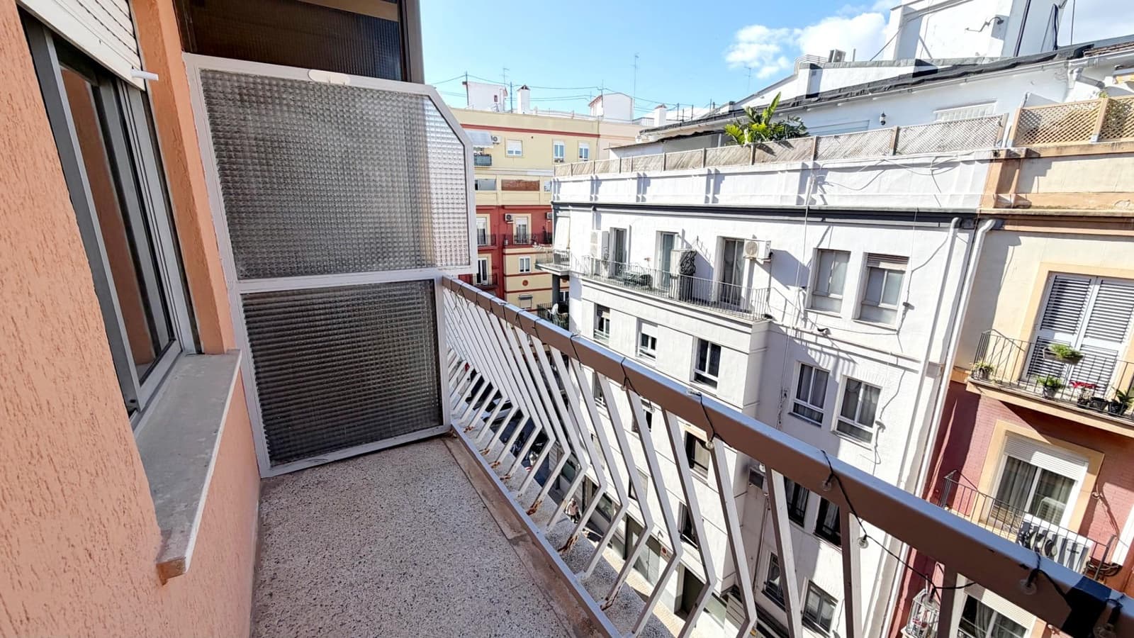3 sovrum Lägenhet att hyra i Valencia stad - 1 400 € (Ref: 9543760)
