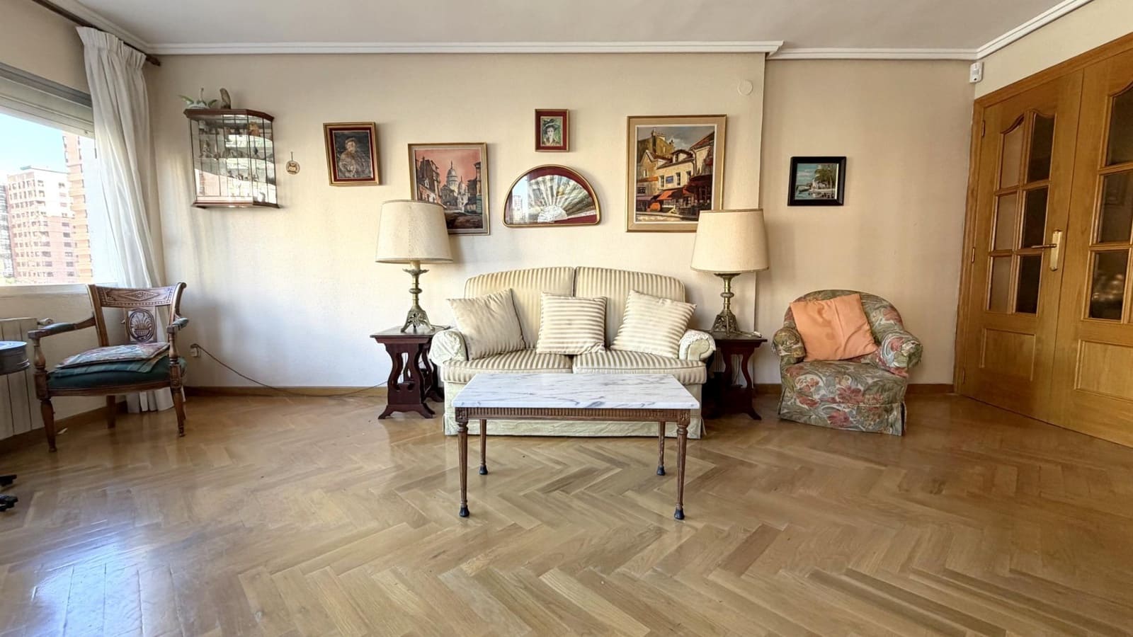 4 bedroom Flat for sale in Valencia city with garage - € 569,000 (Ref: 9605074)