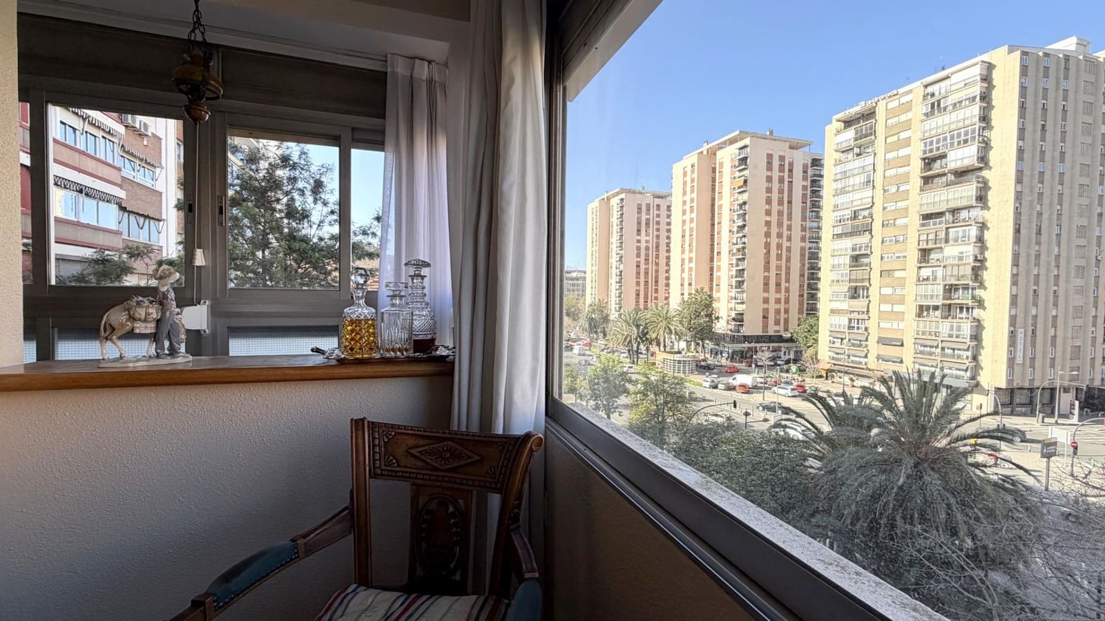 4 bedroom Flat for sale in Valencia city with garage - € 569,000 (Ref: 9605074)
