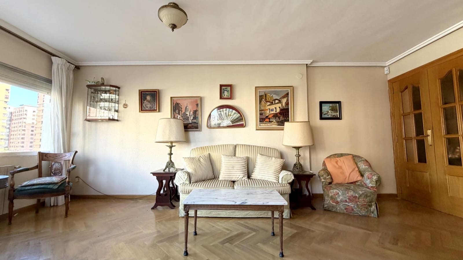 4 bedroom Flat for sale in Valencia city with garage - € 569,000 (Ref: 9605074)
