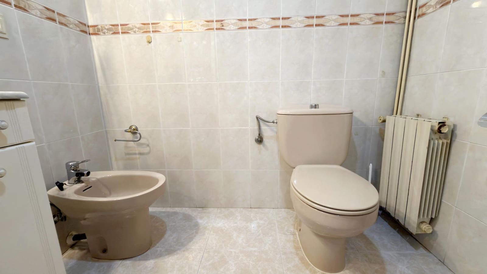 4 bedroom Flat for sale in Valencia city with garage - € 569,000 (Ref: 9605074)