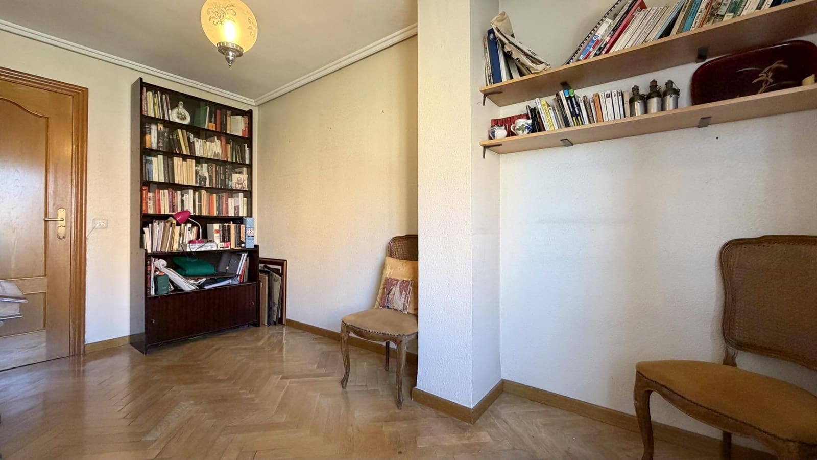 4 bedroom Flat for sale in Valencia city with garage - € 569,000 (Ref: 9605074)