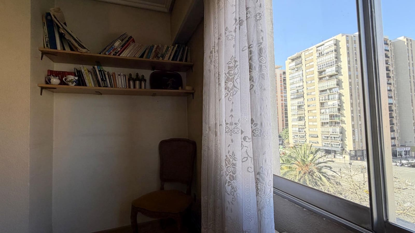 4 bedroom Flat for sale in Valencia city with garage - € 569,000 (Ref: 9605074)