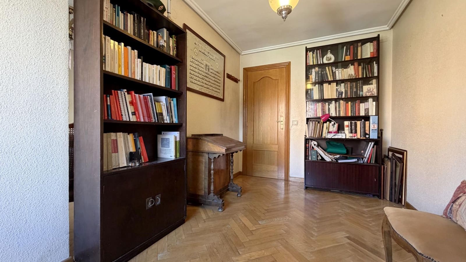 4 bedroom Flat for sale in Valencia city with garage - € 569,000 (Ref: 9605074)