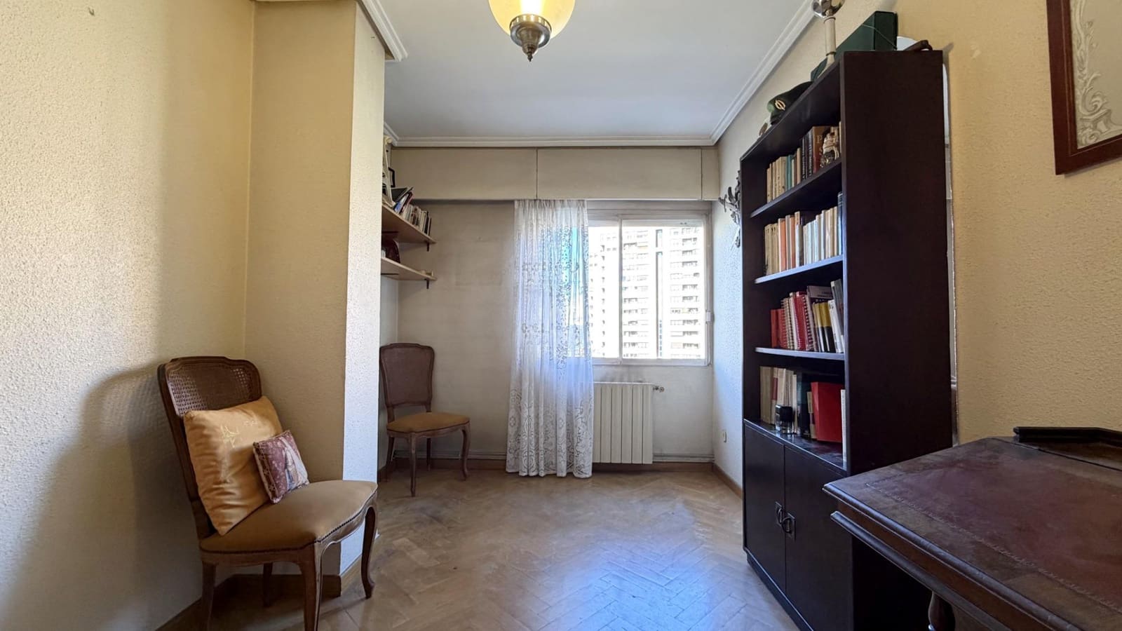 4 bedroom Flat for sale in Valencia city with garage - € 569,000 (Ref: 9605074)
