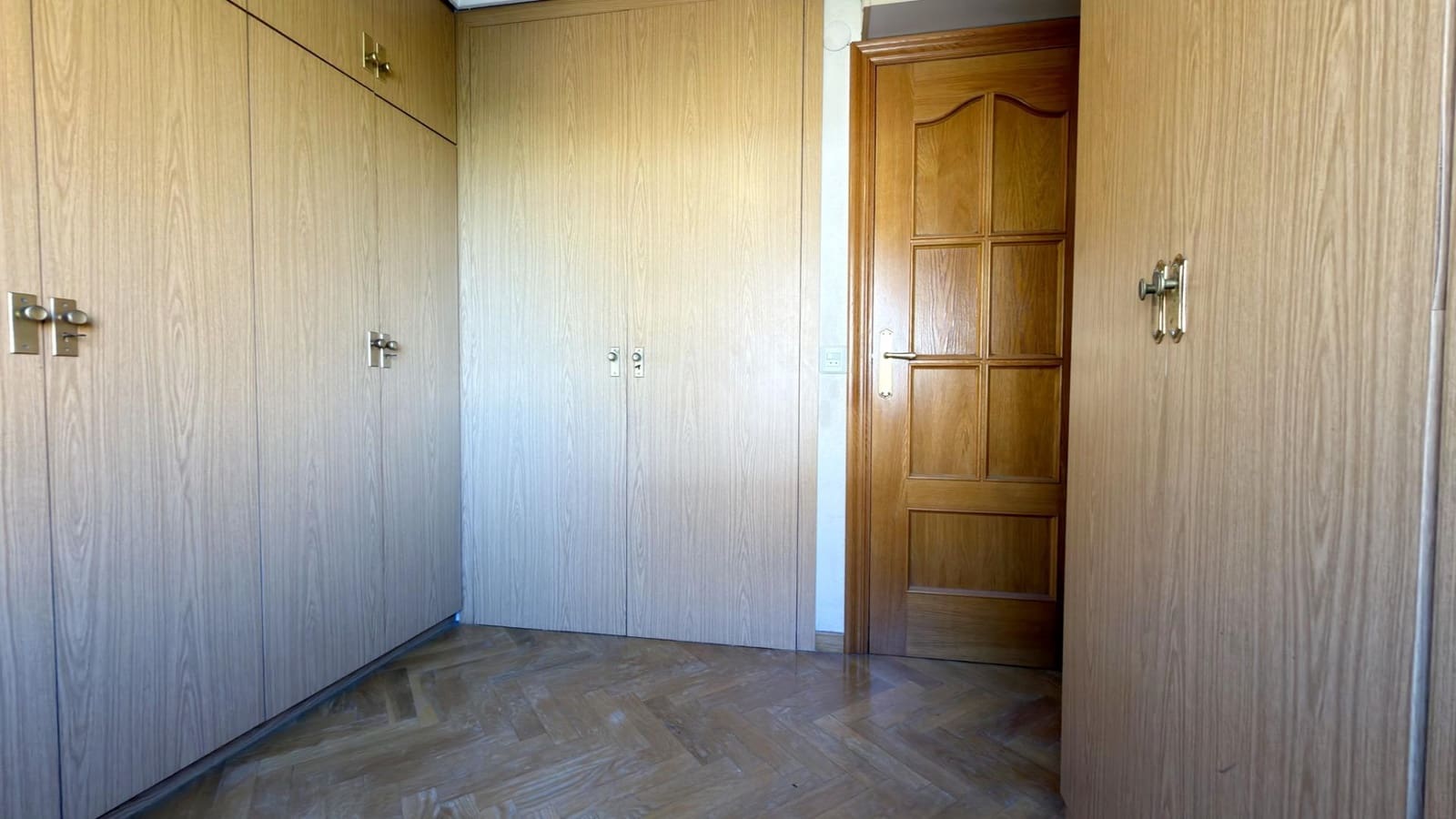 4 bedroom Flat for sale in Valencia city with garage - € 569,000 (Ref: 9605074)