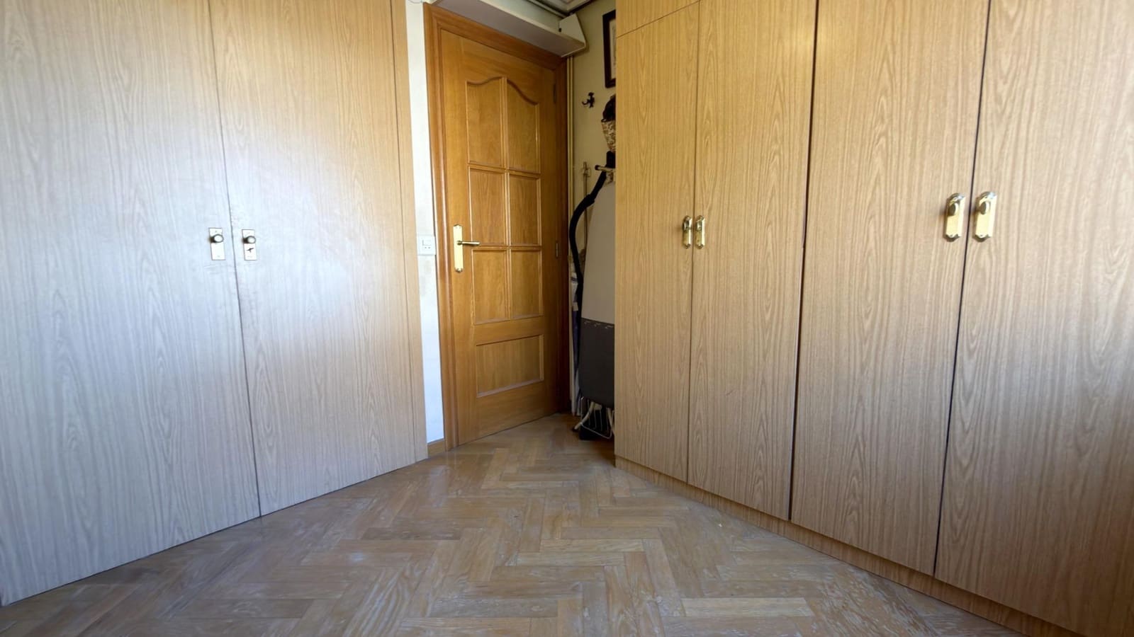 4 bedroom Flat for sale in Valencia city with garage - € 569,000 (Ref: 9605074)