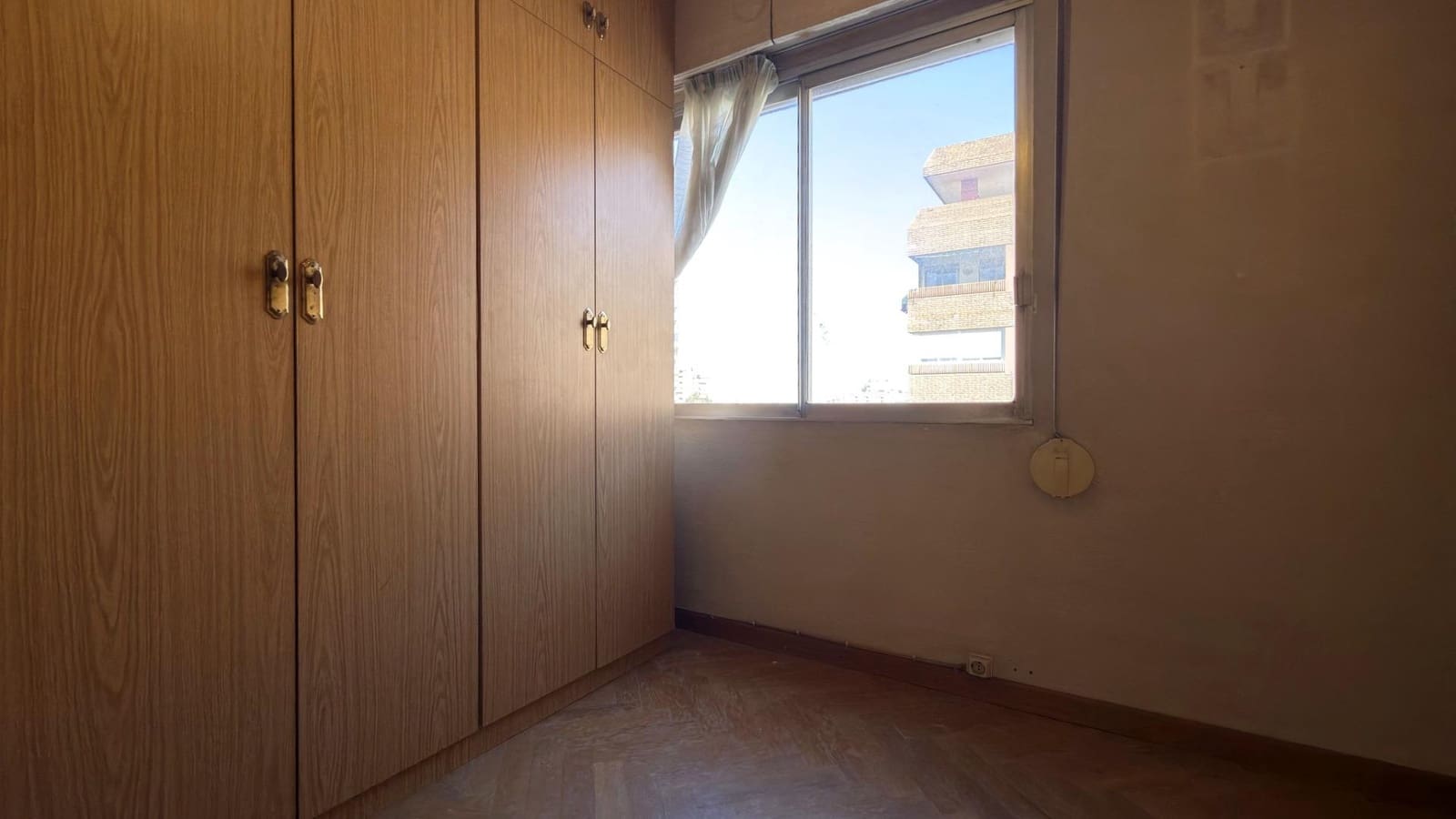 4 bedroom Flat for sale in Valencia city with garage - € 569,000 (Ref: 9605074)