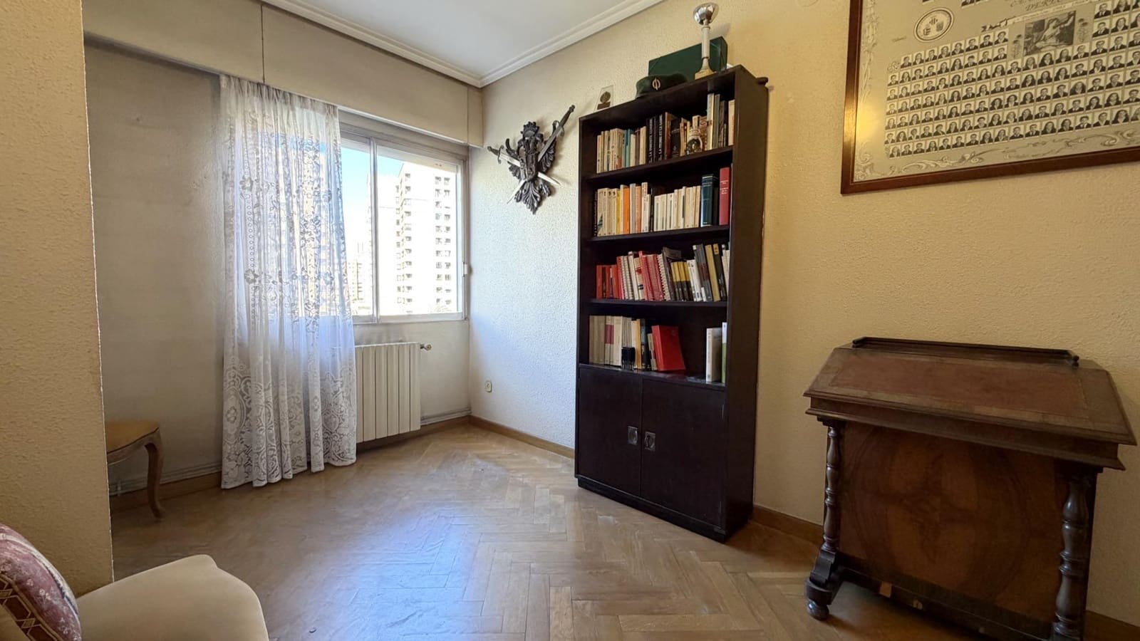 4 bedroom Flat for sale in Valencia city with garage - € 569,000 (Ref: 9605074)