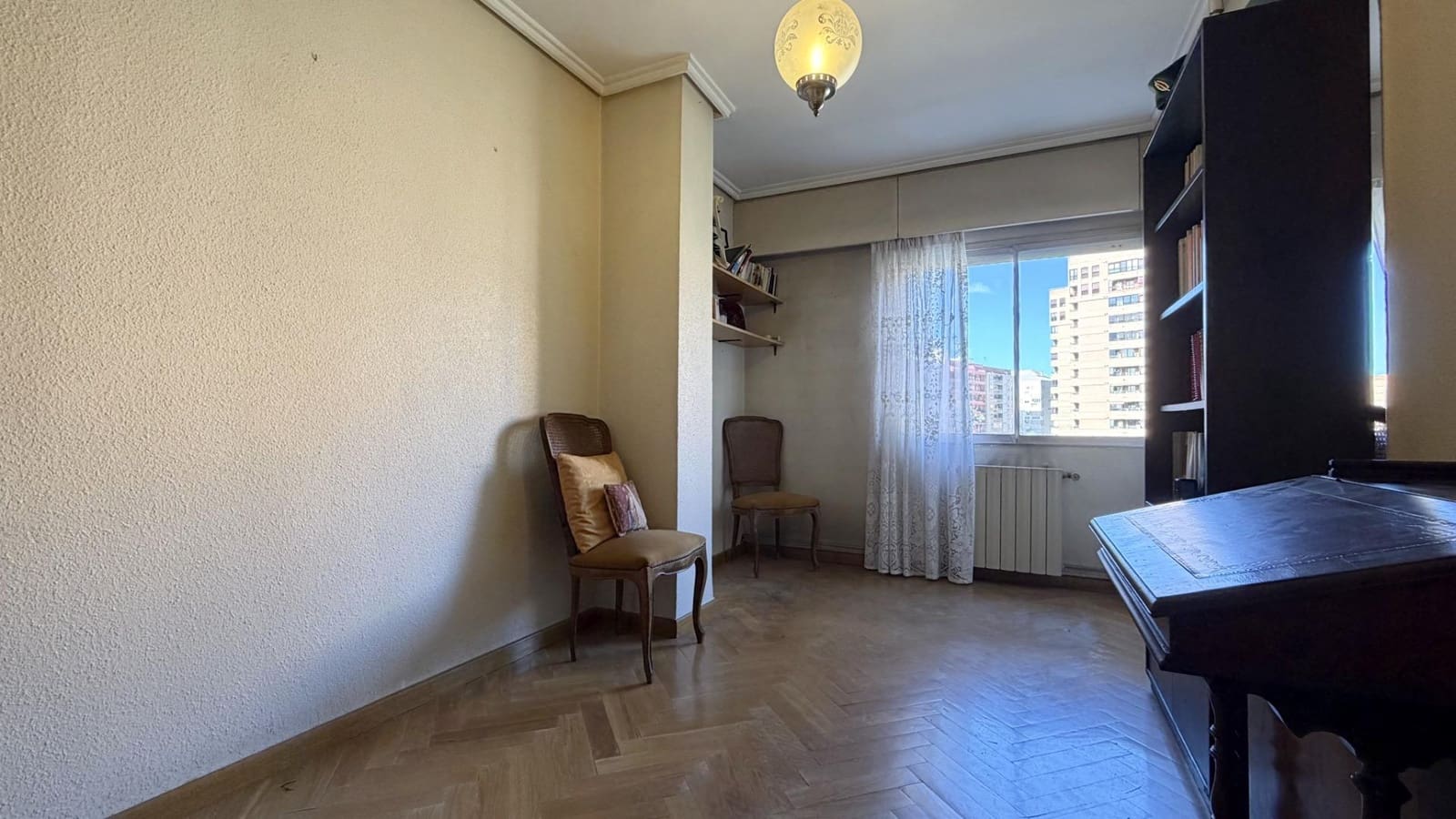 4 bedroom Flat for sale in Valencia city with garage - € 569,000 (Ref: 9605074)