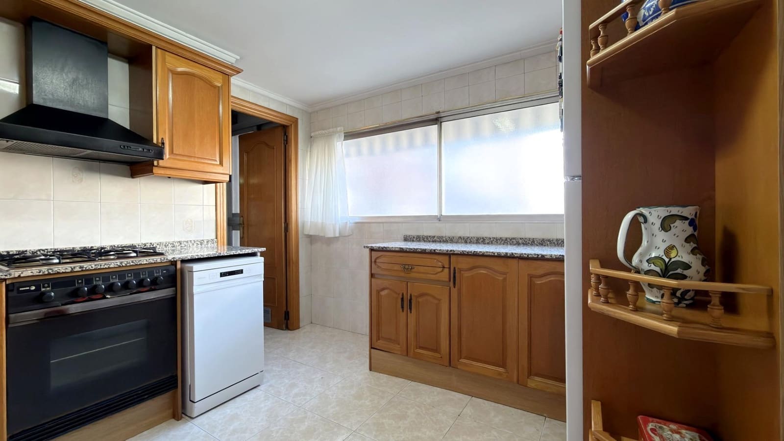4 bedroom Flat for sale in Valencia city with garage - € 569,000 (Ref: 9605074)