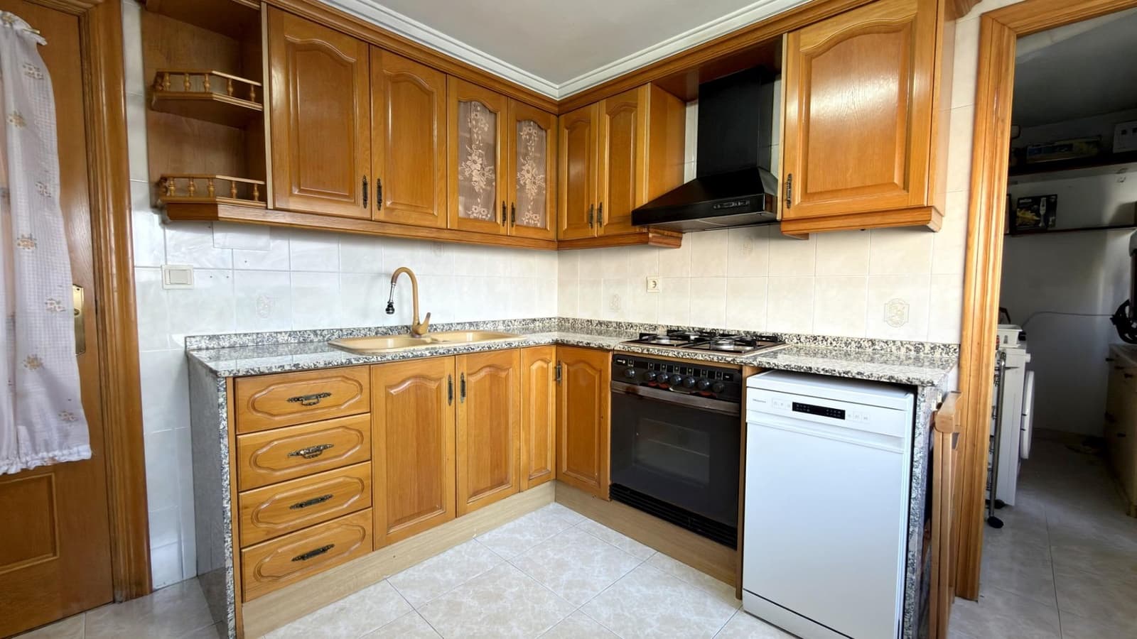 4 bedroom Flat for sale in Valencia city with garage - € 569,000 (Ref: 9605074)