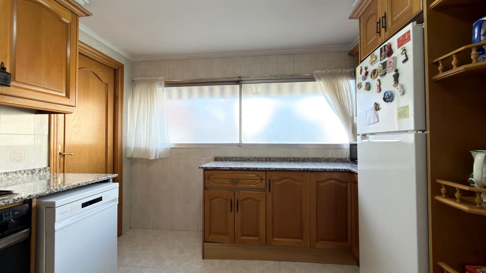 4 bedroom Flat for sale in Valencia city with garage - € 569,000 (Ref: 9605074)