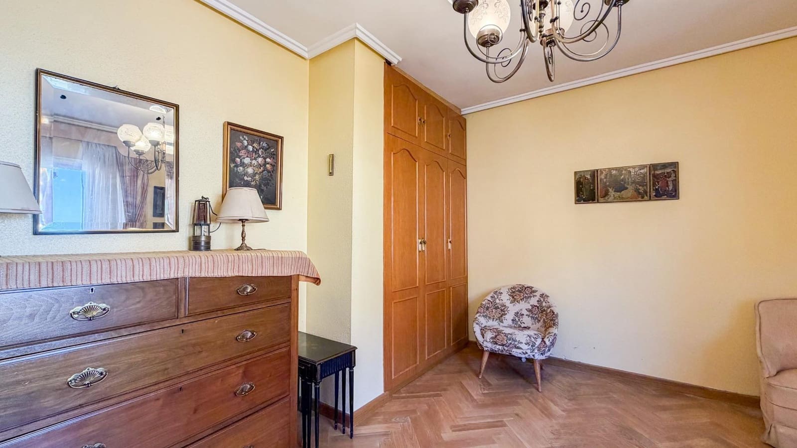 Piso de 4 habitaciones en València ciudad en venta con garaje - 569.000 € (Ref: 9605074)