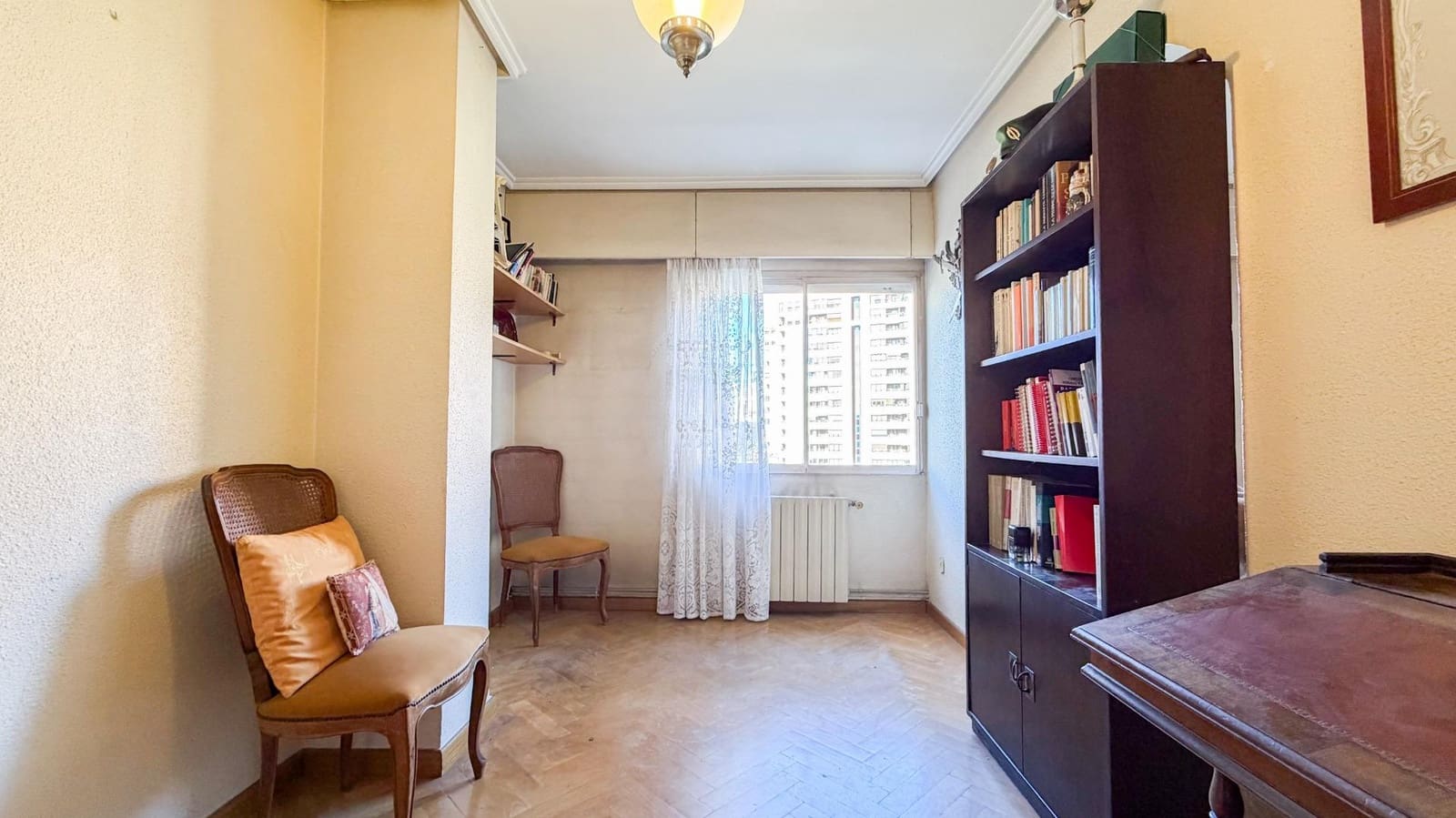 Piso de 4 habitaciones en València ciudad en venta con garaje - 569.000 € (Ref: 9605074)