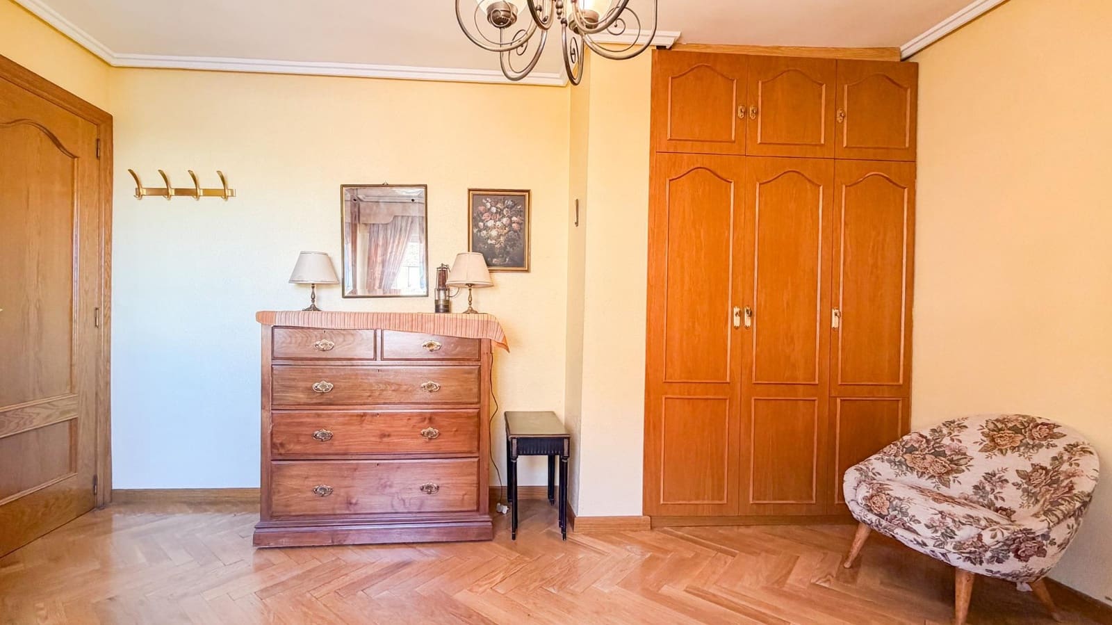 Piso de 4 habitaciones en València ciudad en venta con garaje - 569.000 € (Ref: 9605074)