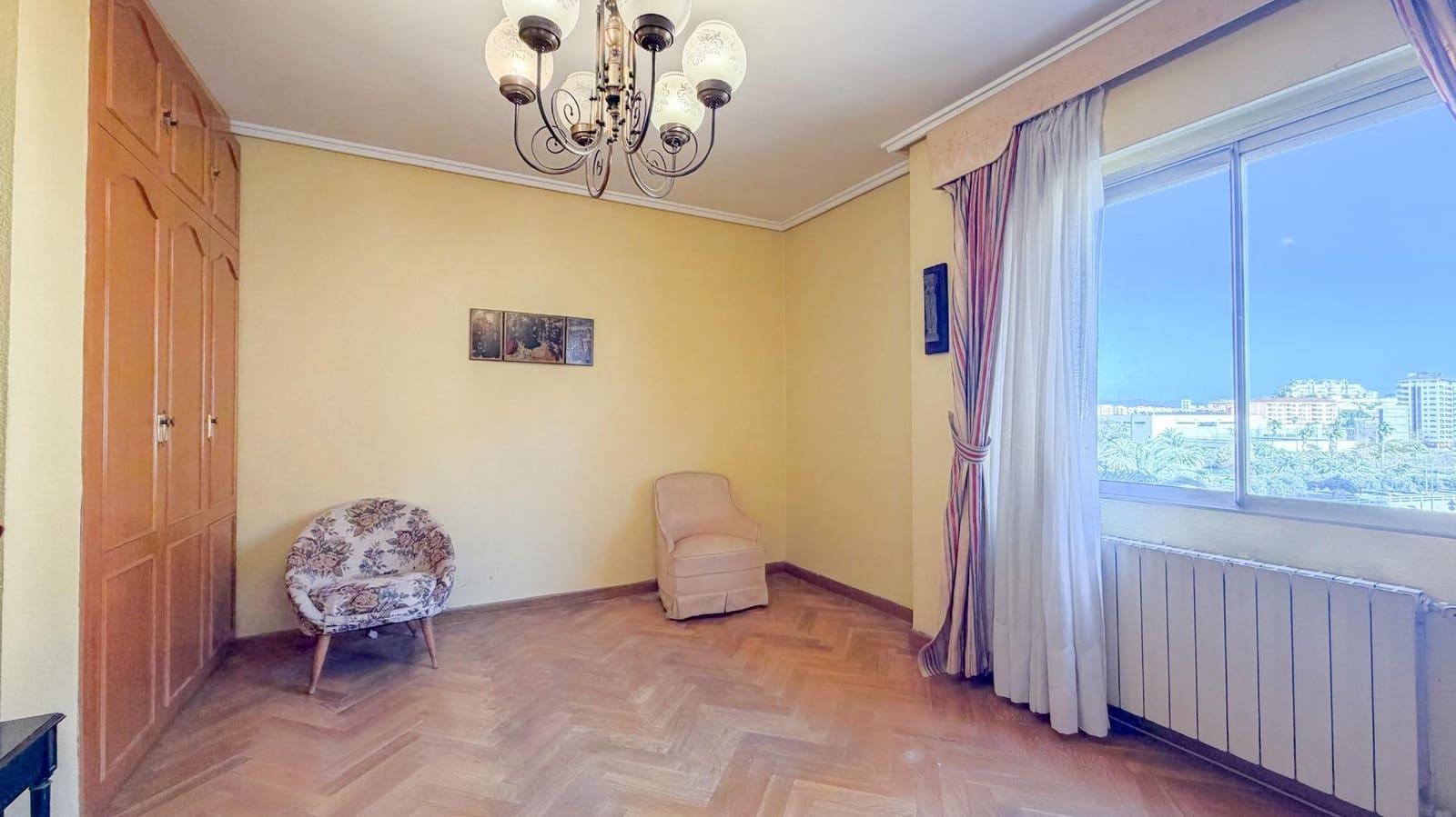 Piso de 4 habitaciones en València ciudad en venta con garaje - 569.000 € (Ref: 9605074)