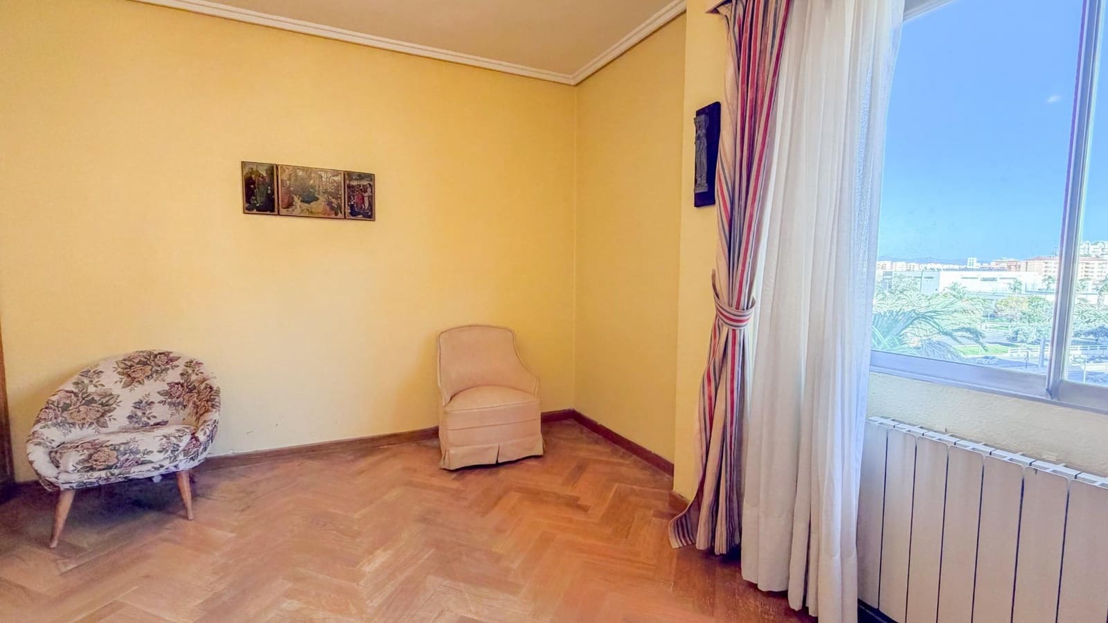 Piso de 4 habitaciones en València ciudad en venta con garaje - 569.000 € (Ref: 9605074)