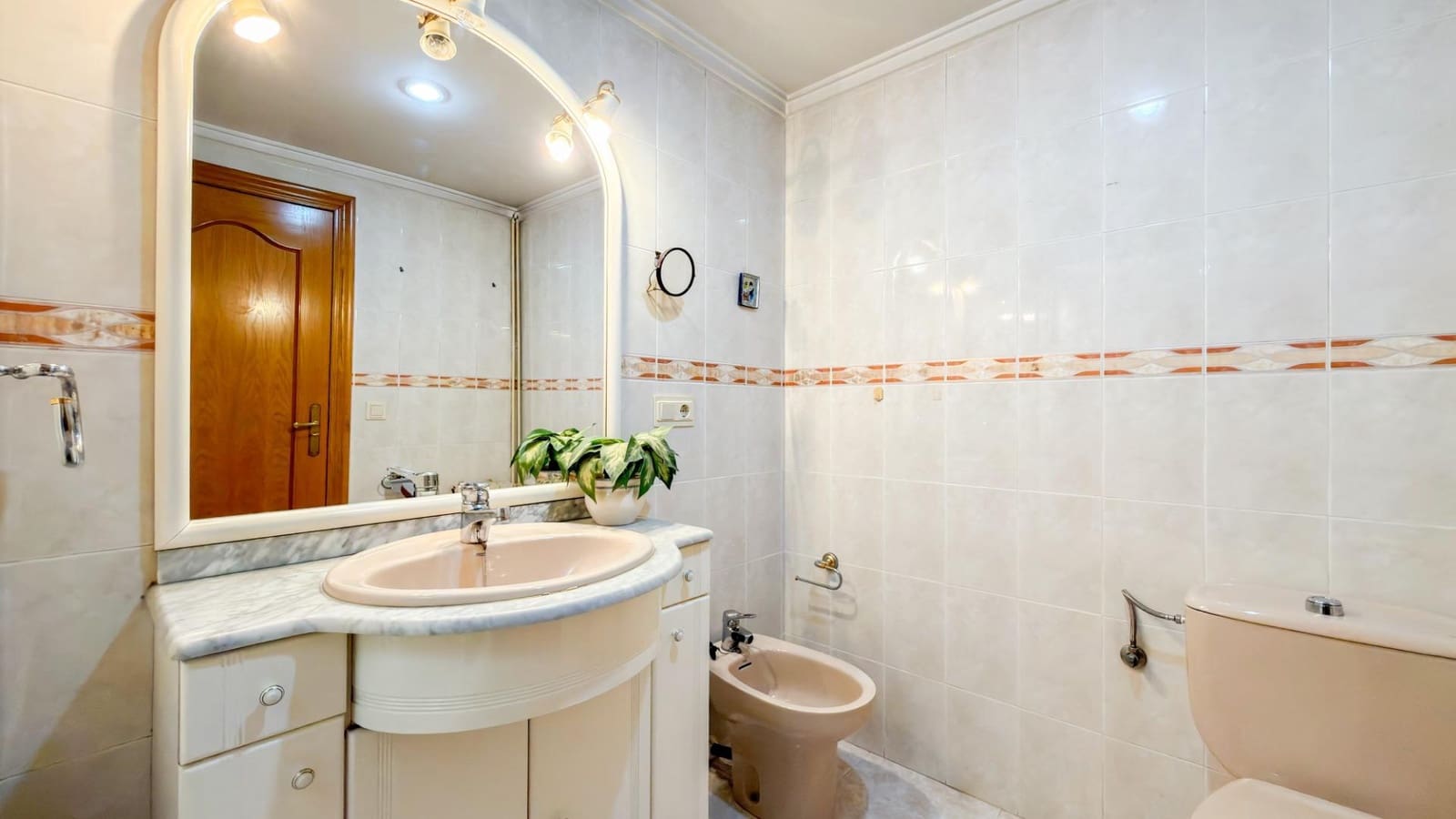 Piso de 4 habitaciones en València ciudad en venta con garaje - 569.000 € (Ref: 9605074)