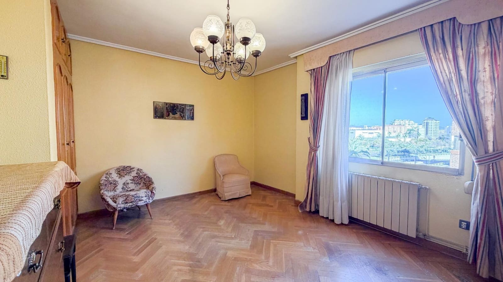 Piso de 4 habitaciones en València ciudad en venta con garaje - 569.000 € (Ref: 9605074)