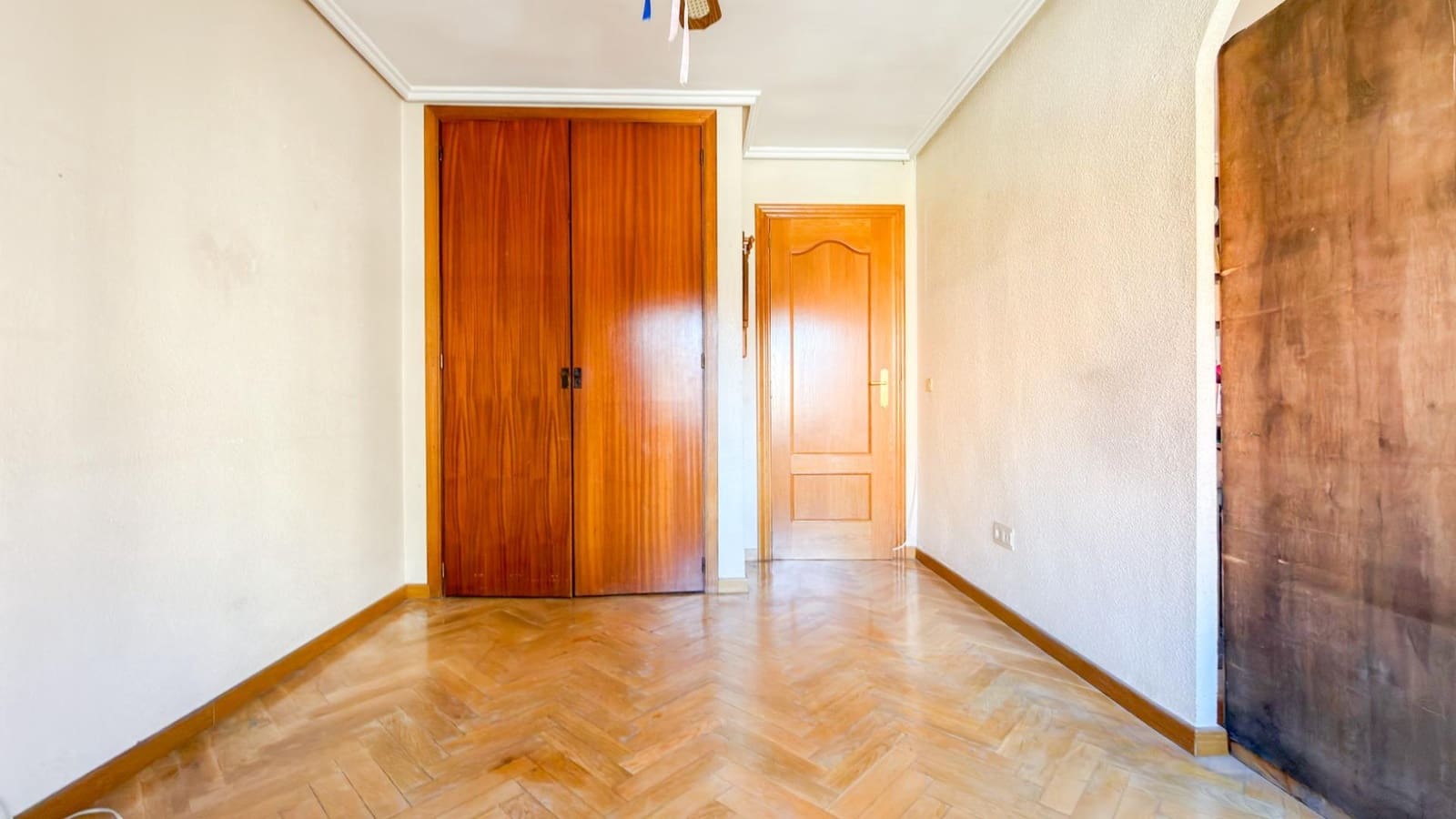 Piso de 4 habitaciones en València ciudad en venta con garaje - 569.000 € (Ref: 9605074)