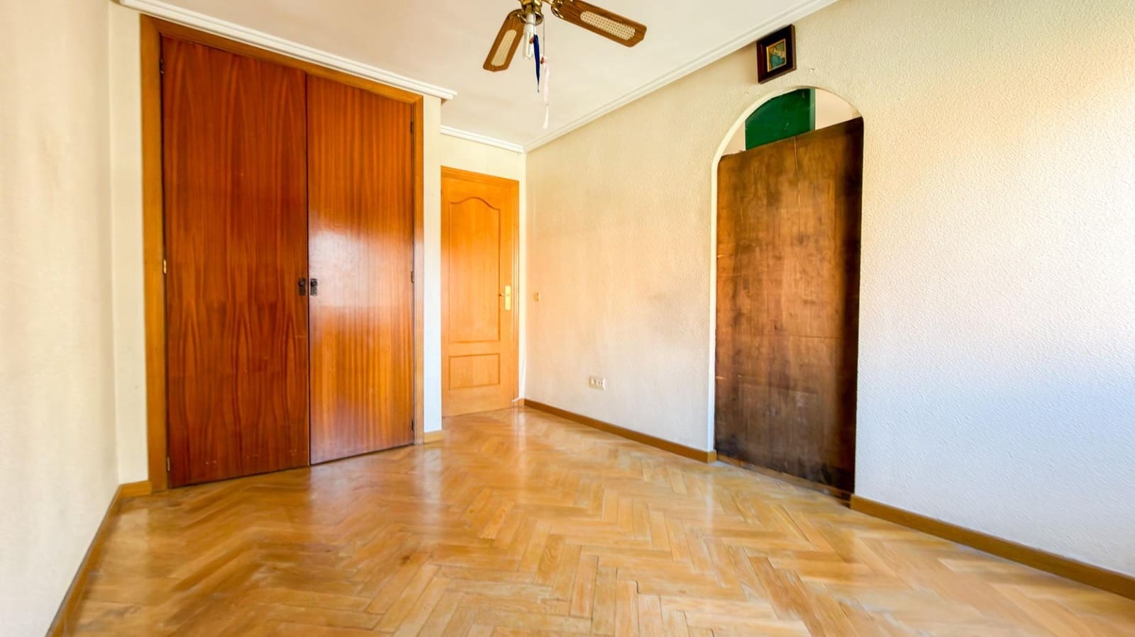 Piso de 4 habitaciones en València ciudad en venta con garaje - 569.000 € (Ref: 9605074)