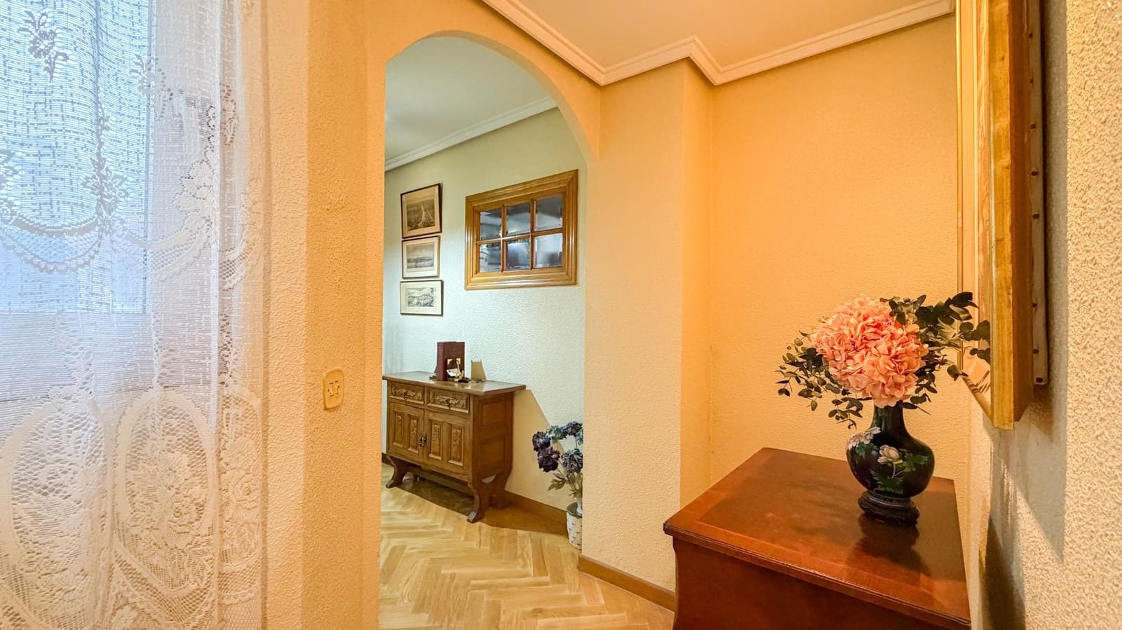 Piso de 4 habitaciones en València ciudad en venta con garaje - 569.000 € (Ref: 9605074)