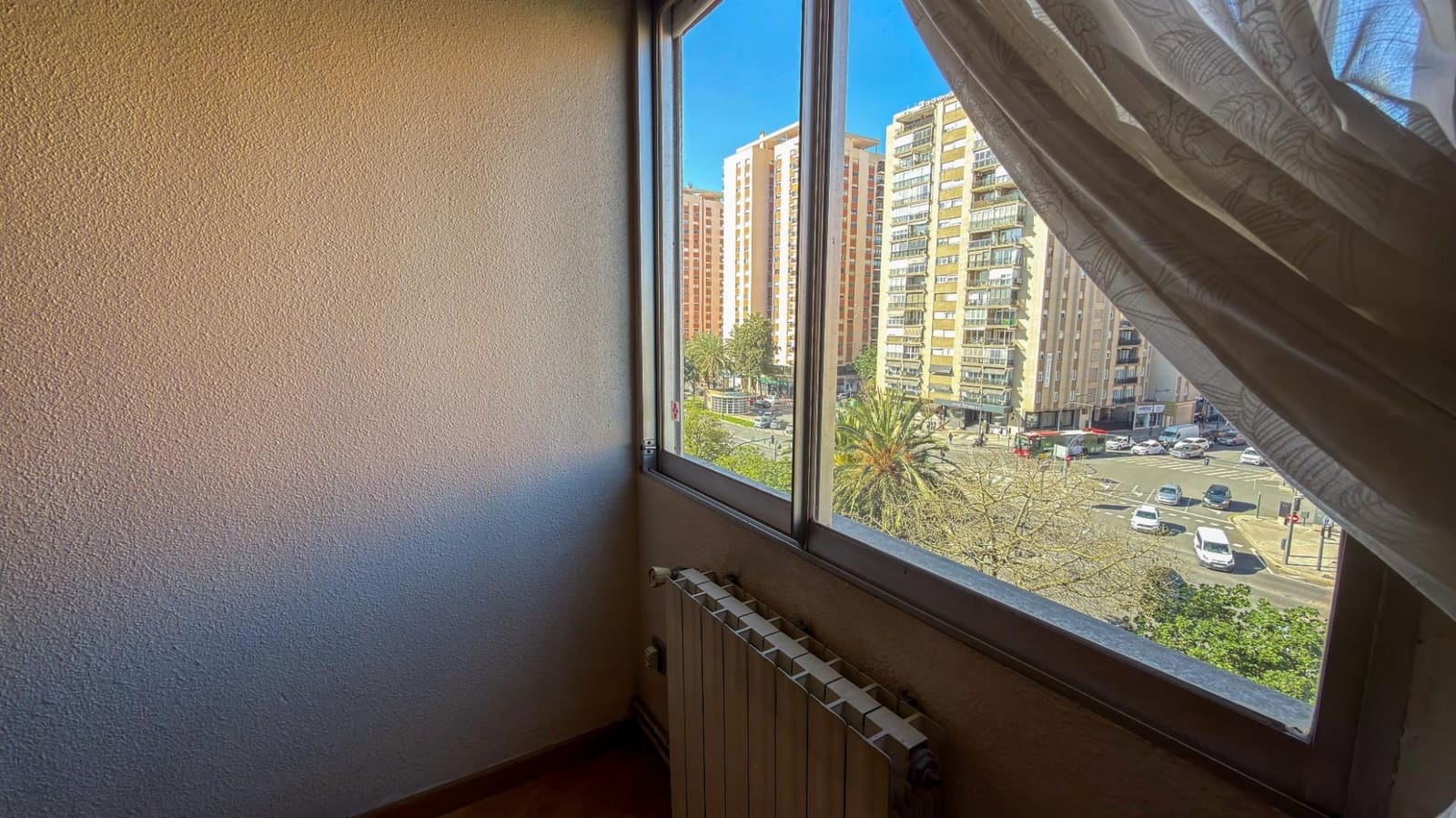 Piso de 4 habitaciones en València ciudad en venta con garaje - 569.000 € (Ref: 9605074)