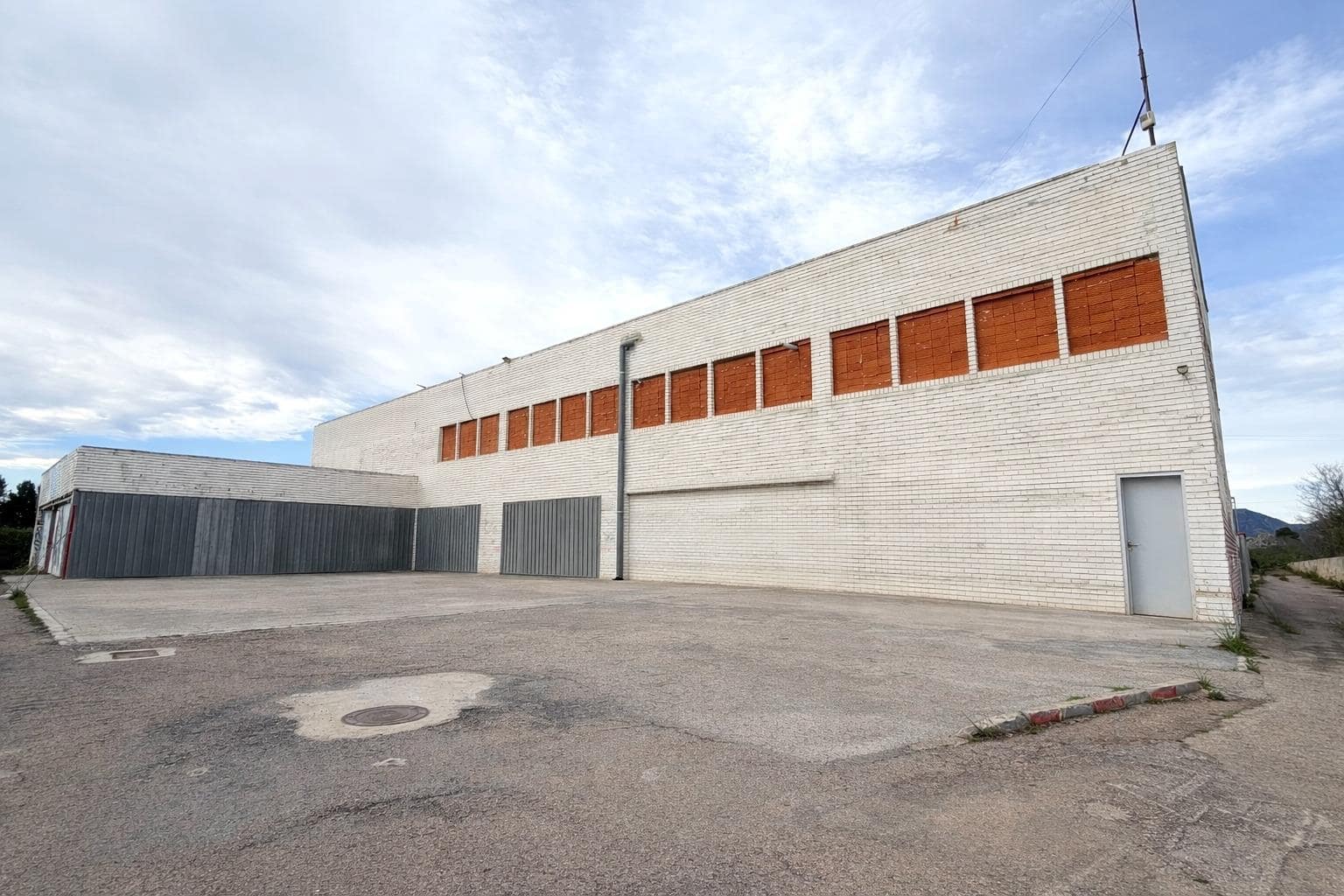 3 bedroom Business for sale in Sagunto / Sagunt with garage - € 1,545,000 (Ref: 9630116)
