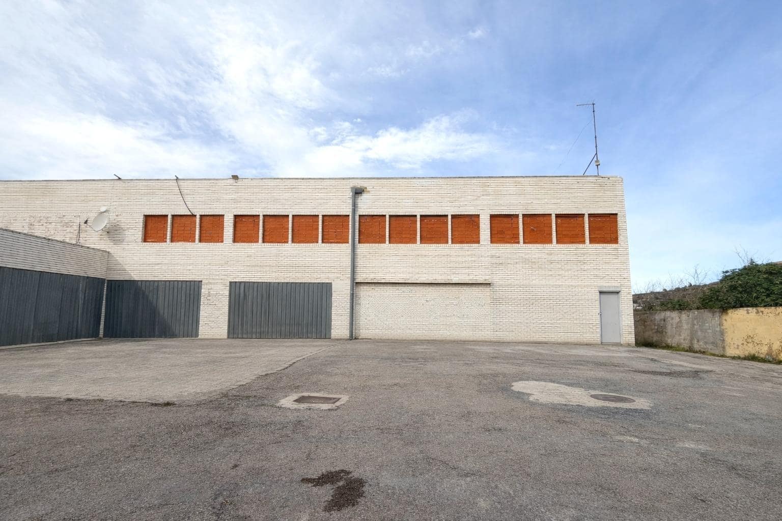 3 bedroom Business for sale in Sagunto / Sagunt with garage - € 1,545,000 (Ref: 9630116)