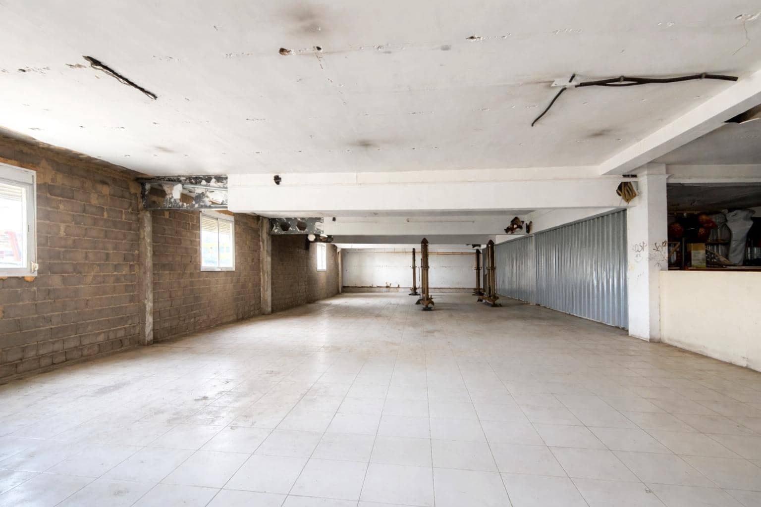 3 bedroom Business for sale in Sagunto / Sagunt with garage - € 1,545,000 (Ref: 9630116)