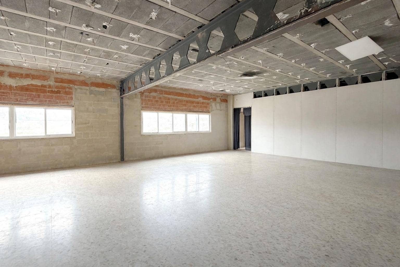 3 bedroom Business for sale in Sagunto / Sagunt with garage - € 1,545,000 (Ref: 9630116)