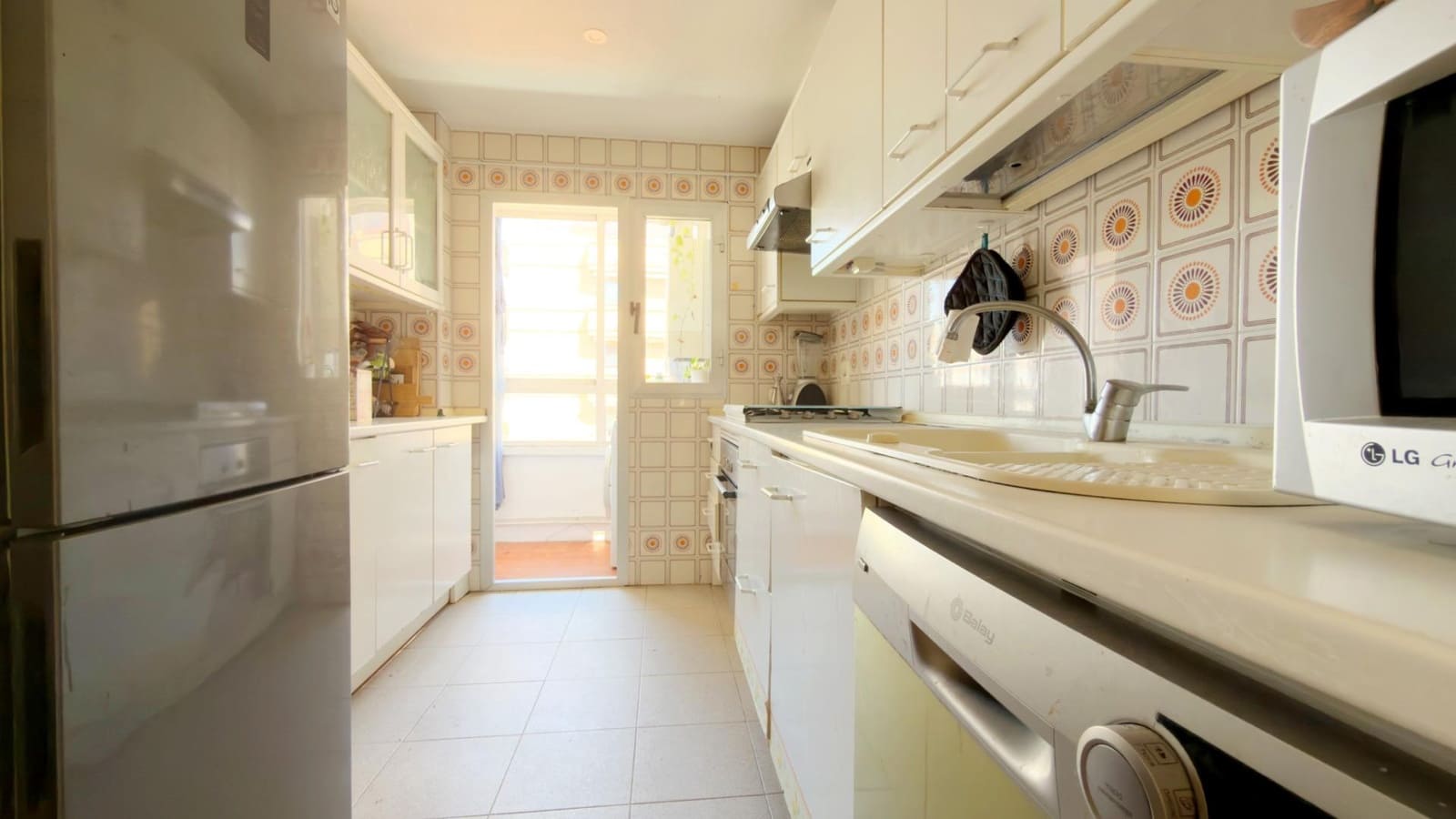 3 bedroom Flat for sale in Valencia city with garage - € 399,000 (Ref: 9752128)