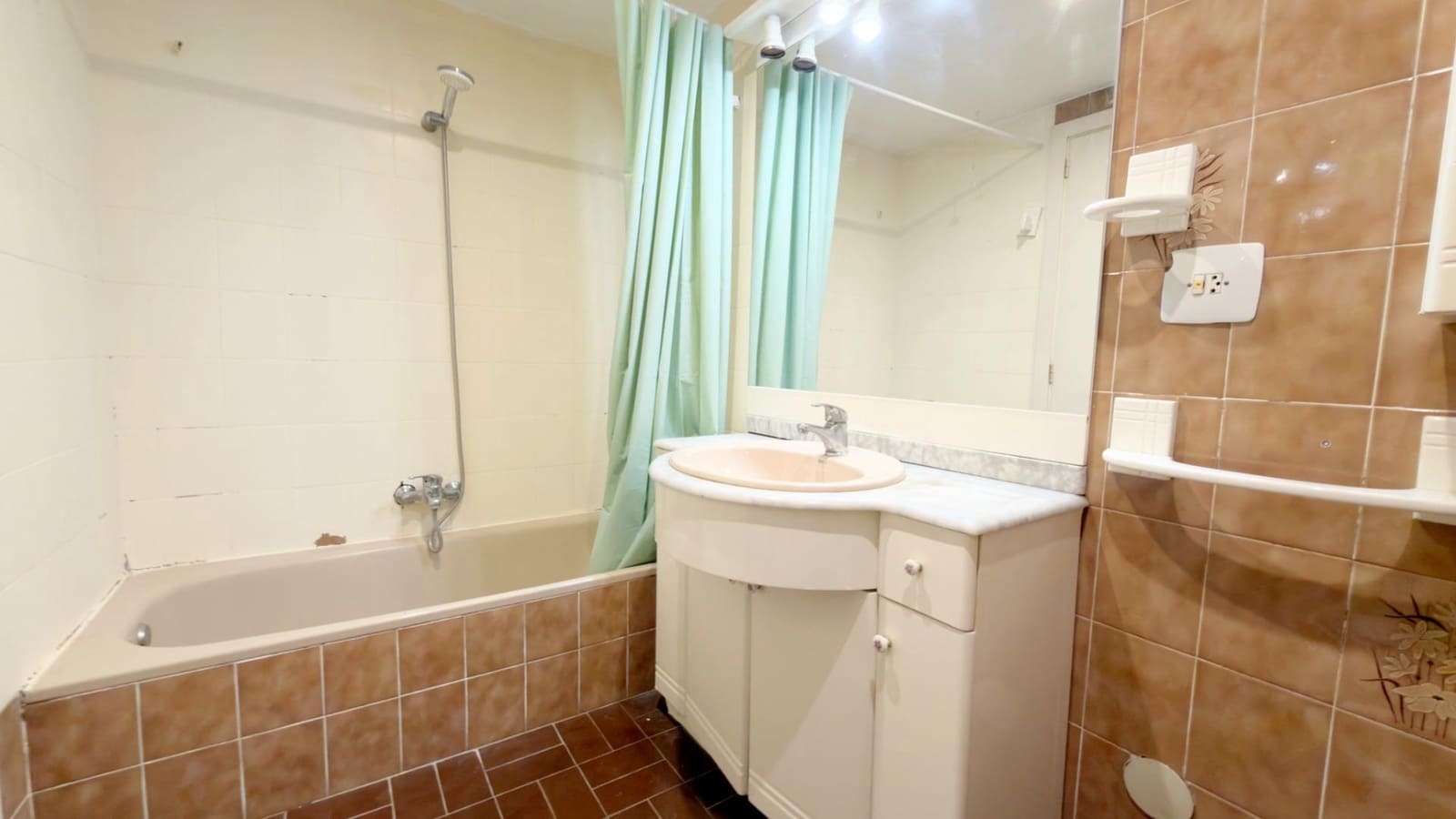 3 bedroom Flat for sale in Valencia city with garage - € 399,000 (Ref: 9752128)