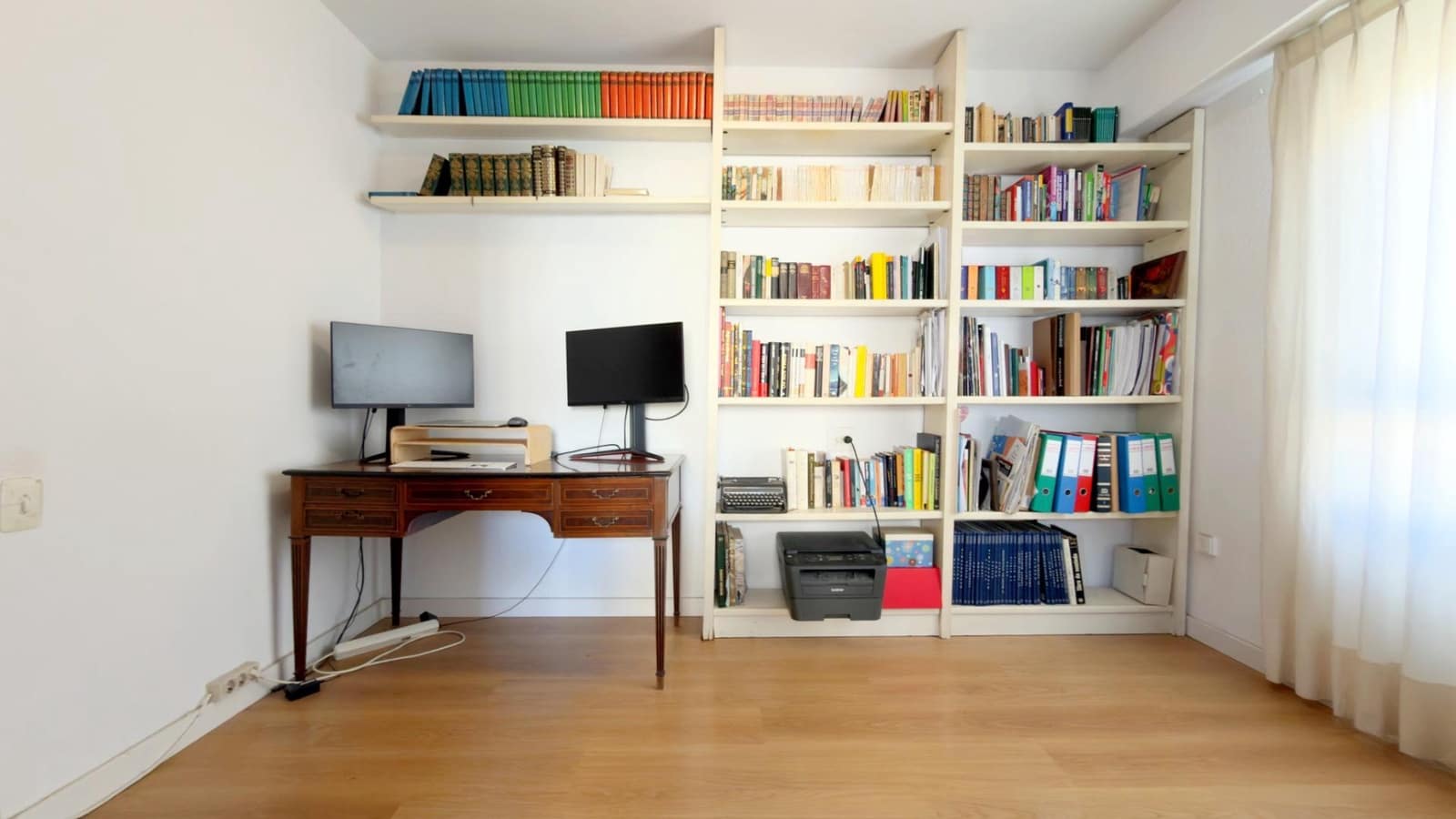 3 bedroom Flat for sale in Valencia city with garage - € 399,000 (Ref: 9752128)