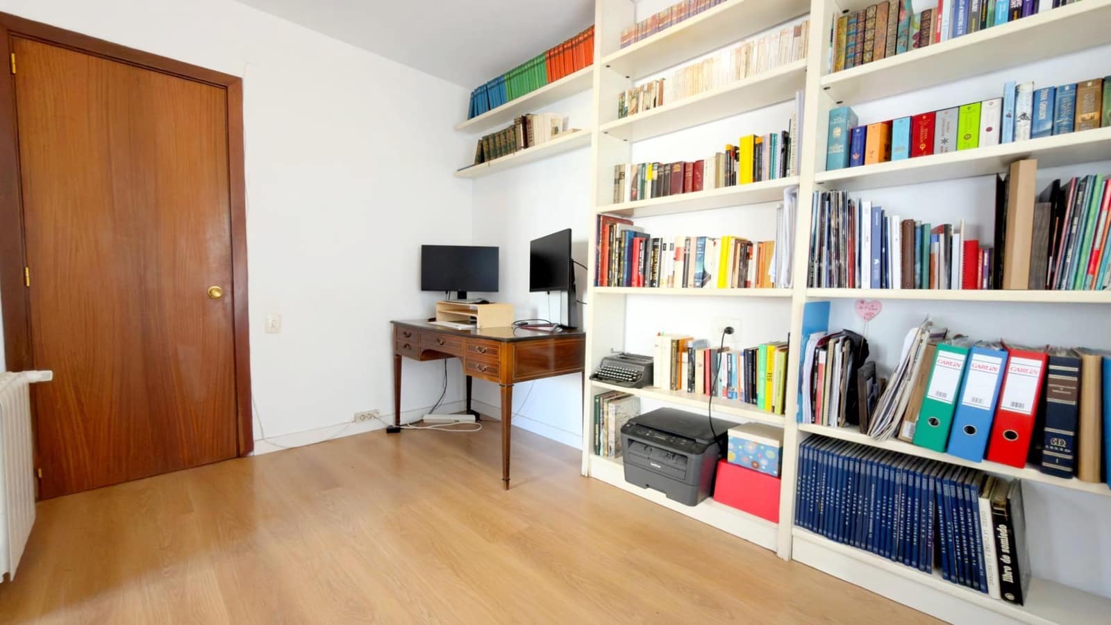3 bedroom Flat for sale in Valencia city with garage - € 399,000 (Ref: 9752128)