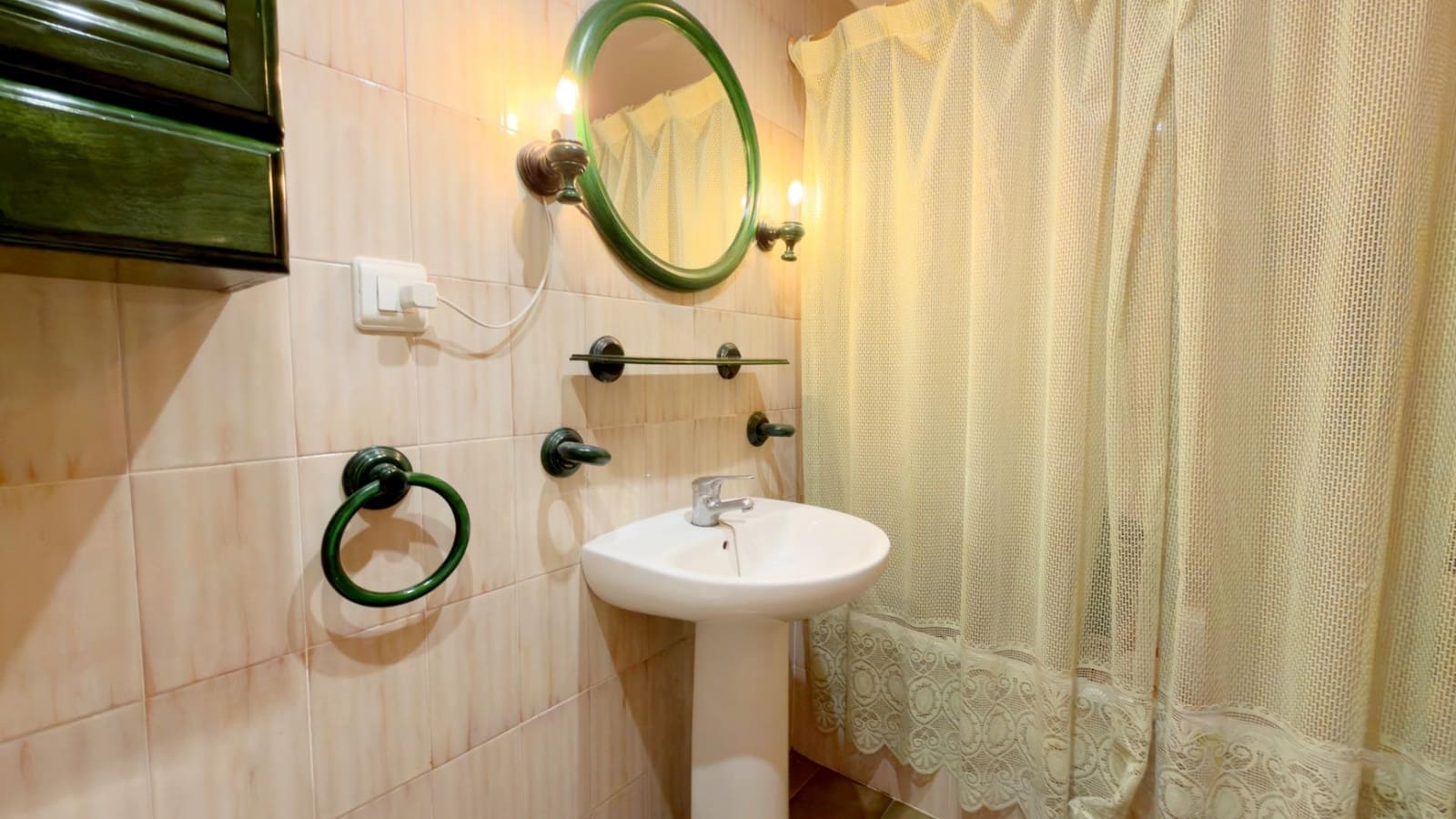 3 bedroom Flat for sale in Valencia city with garage - € 399,000 (Ref: 9752128)