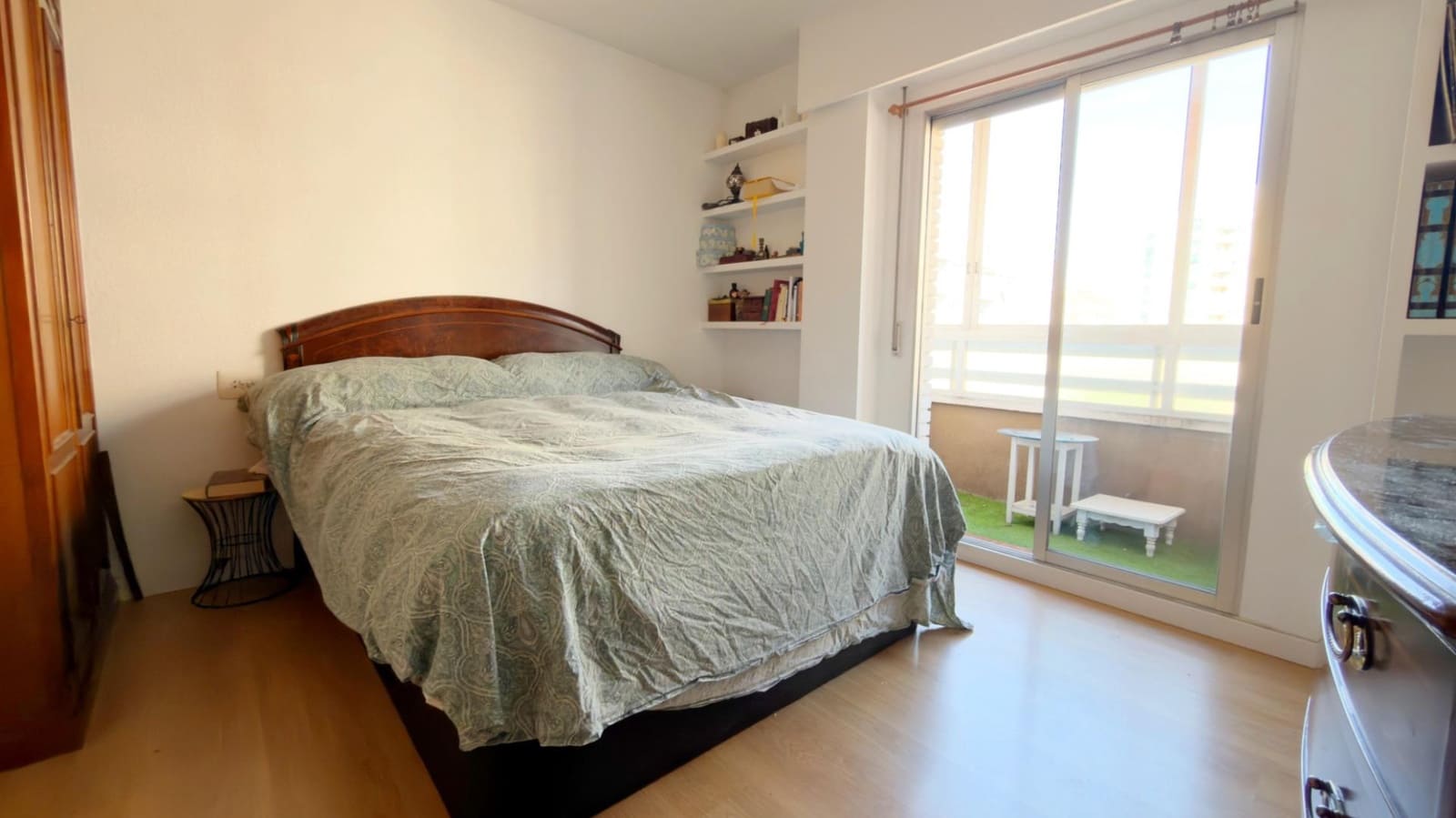 3 bedroom Flat for sale in Valencia city with garage - € 399,000 (Ref: 9752128)