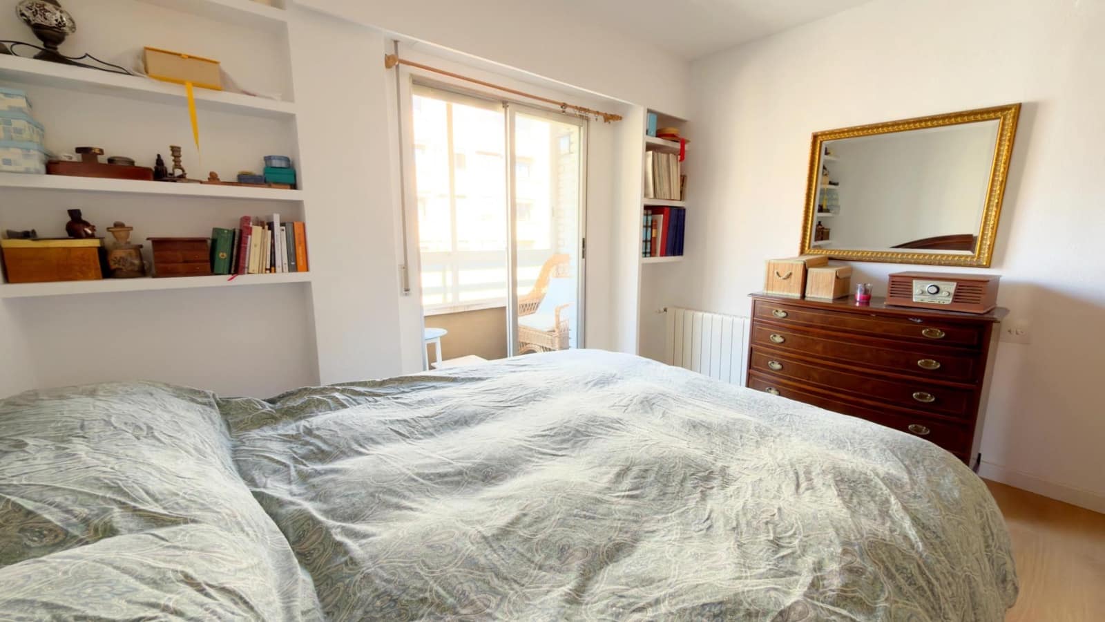 3 bedroom Flat for sale in Valencia city with garage - € 399,000 (Ref: 9752128)