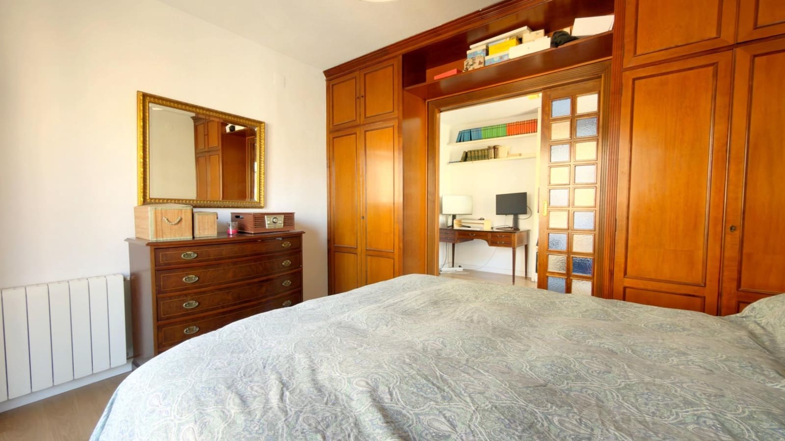 3 bedroom Flat for sale in Valencia city with garage - € 399,000 (Ref: 9752128)