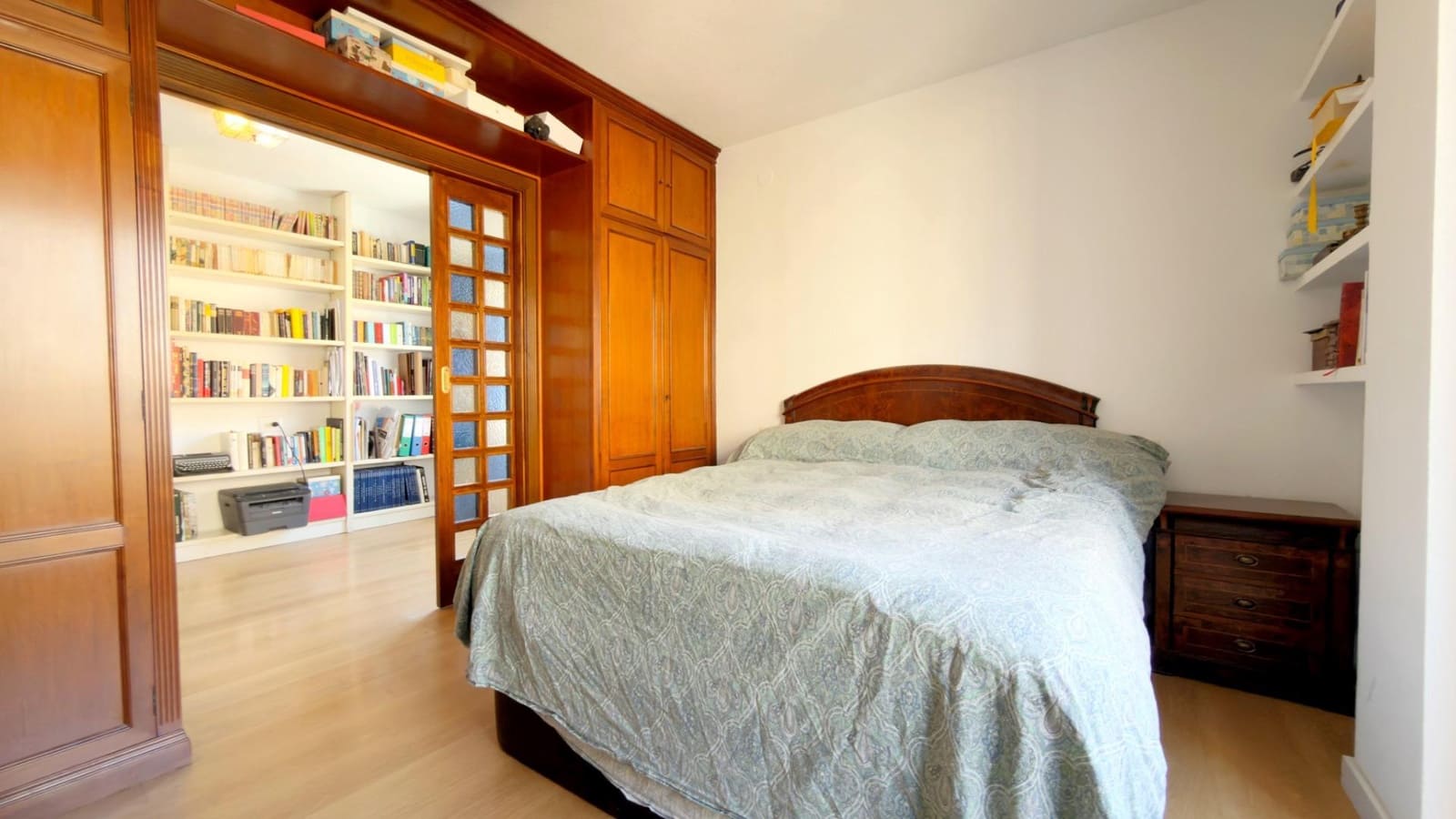 3 bedroom Flat for sale in Valencia city with garage - € 399,000 (Ref: 9752128)
